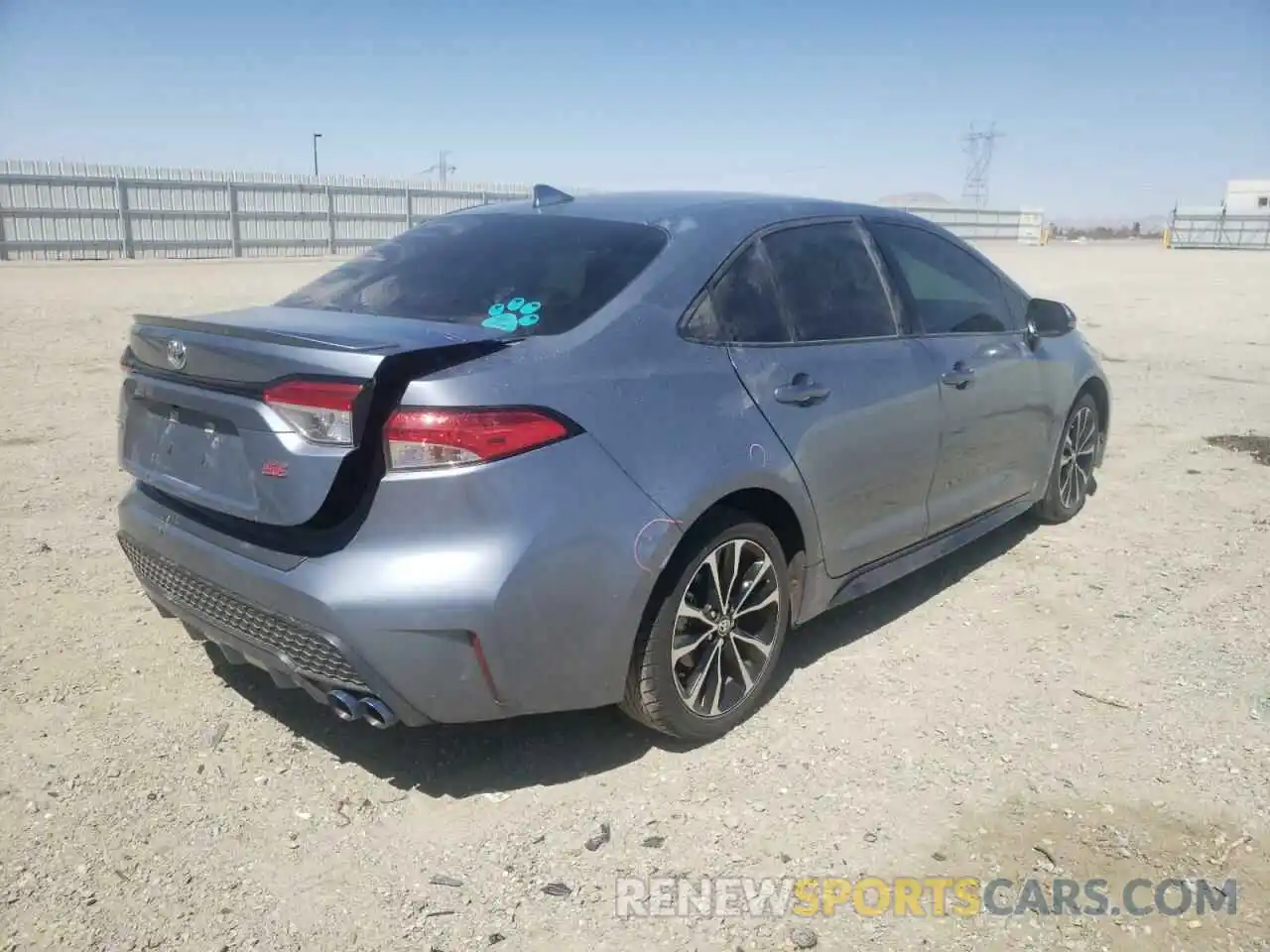 4 Photograph of a damaged car 5YFS4RCE5LP039704 TOYOTA COROLLA 2020