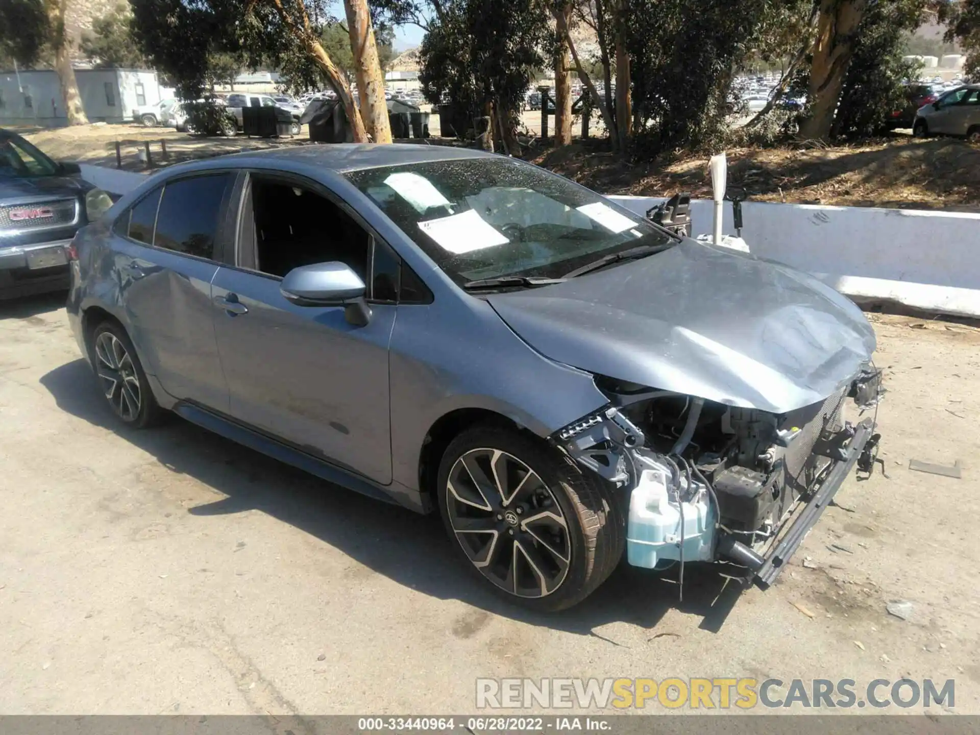 1 Photograph of a damaged car 5YFS4RCE5LP039718 TOYOTA COROLLA 2020