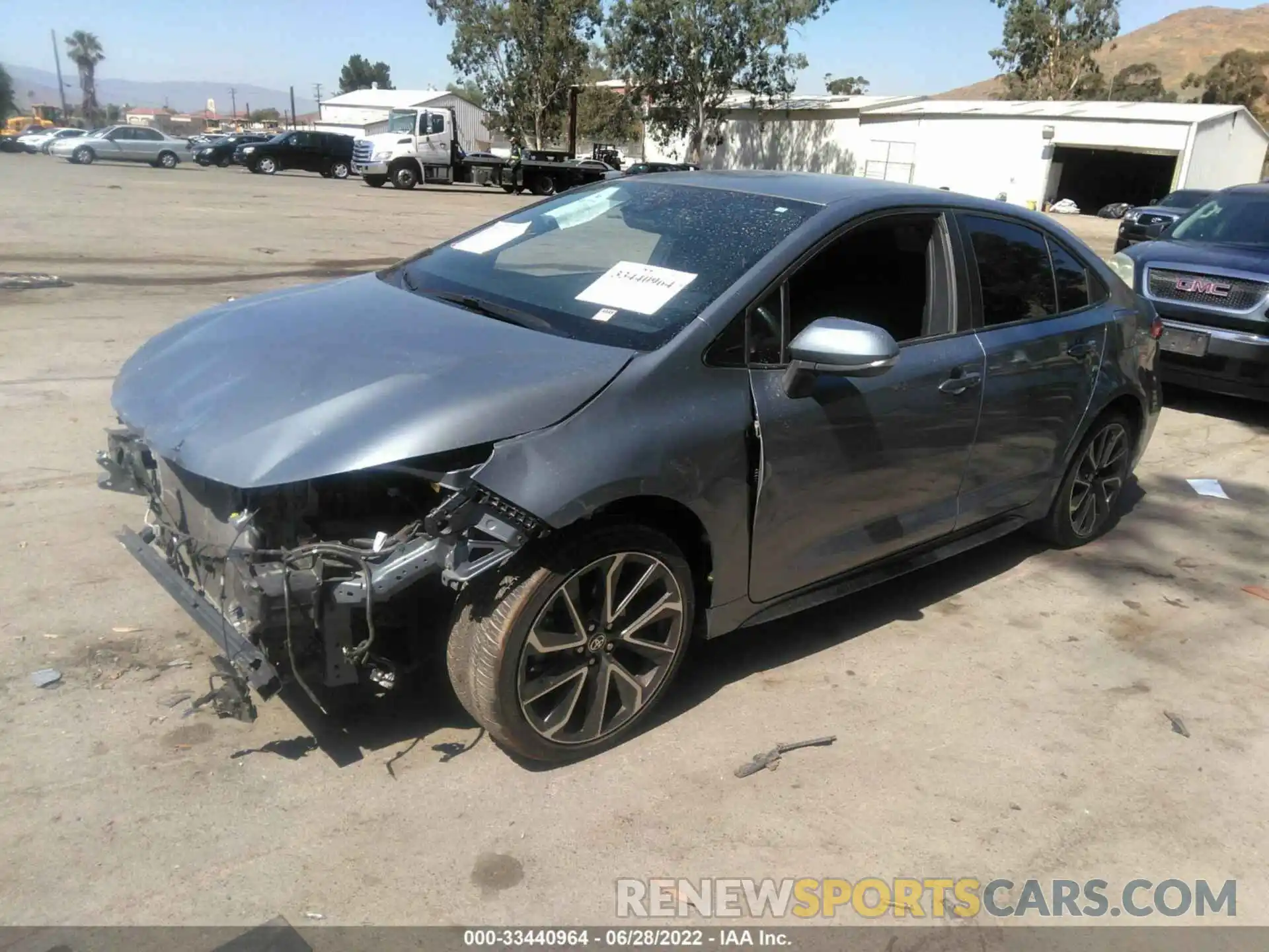 2 Photograph of a damaged car 5YFS4RCE5LP039718 TOYOTA COROLLA 2020