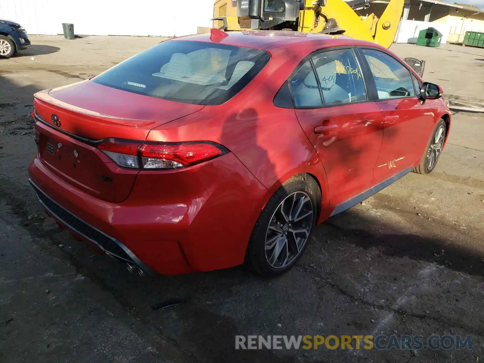 4 Photograph of a damaged car 5YFS4RCE5LP039816 TOYOTA COROLLA 2020