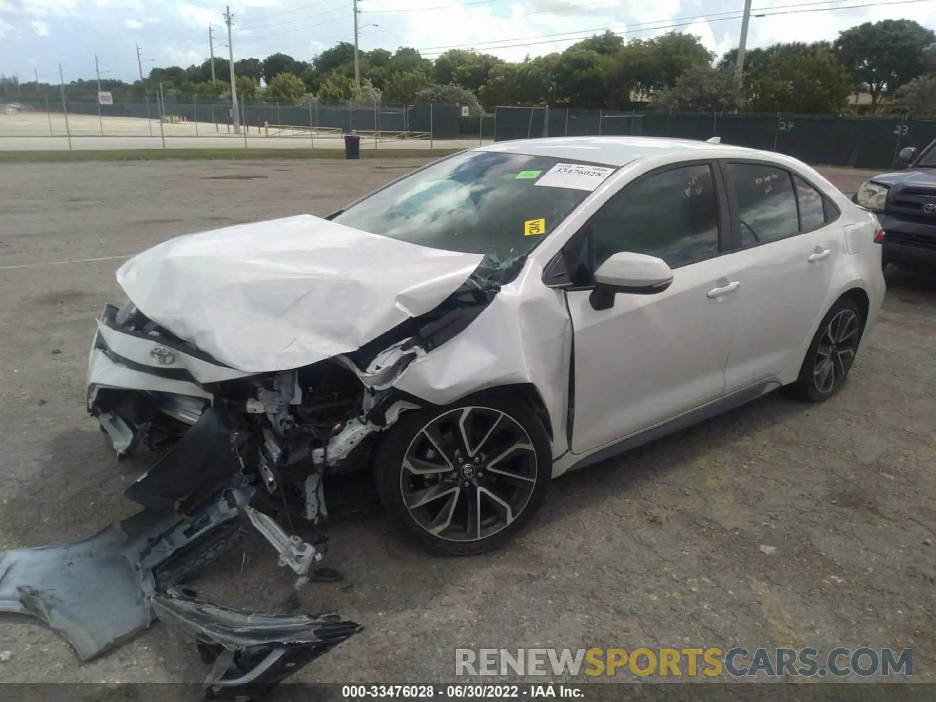 2 Photograph of a damaged car 5YFS4RCE5LP040321 TOYOTA COROLLA 2020