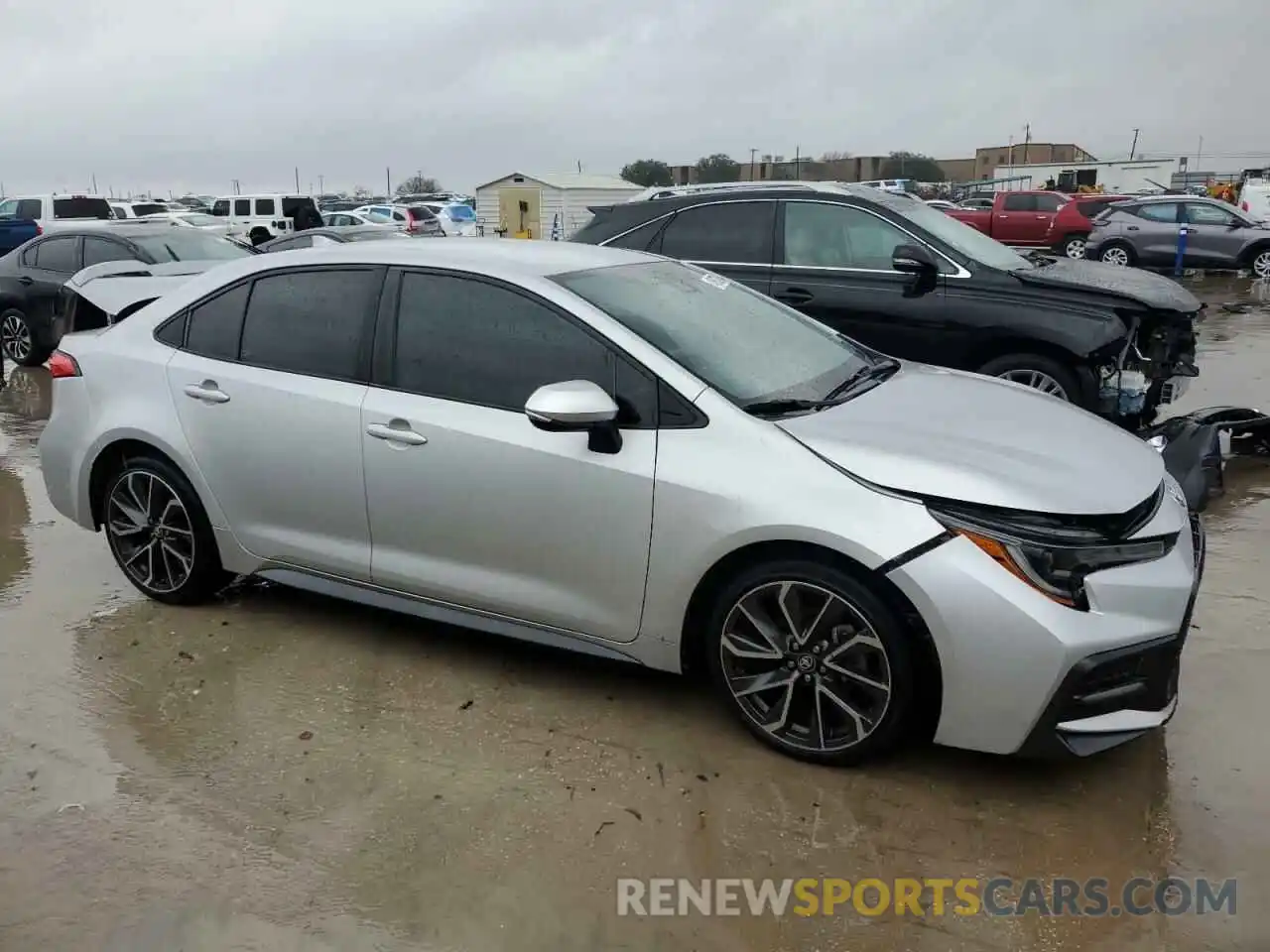 4 Photograph of a damaged car 5YFS4RCE5LP041758 TOYOTA COROLLA 2020