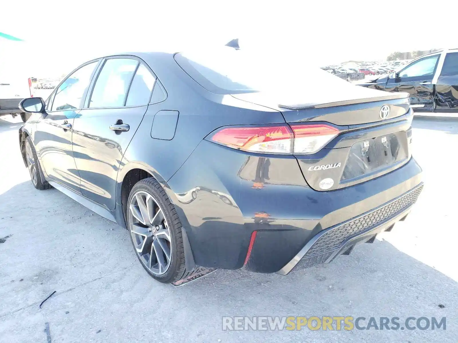 3 Photograph of a damaged car 5YFS4RCE5LP043073 TOYOTA COROLLA 2020