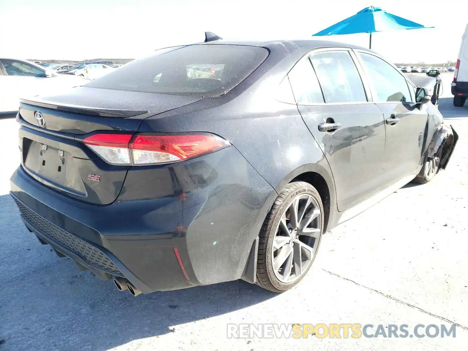 4 Photograph of a damaged car 5YFS4RCE5LP043073 TOYOTA COROLLA 2020