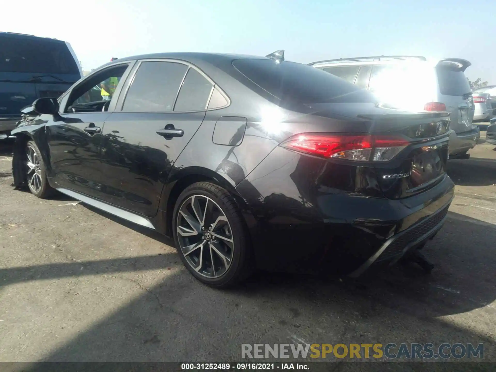 3 Photograph of a damaged car 5YFS4RCE5LP043672 TOYOTA COROLLA 2020