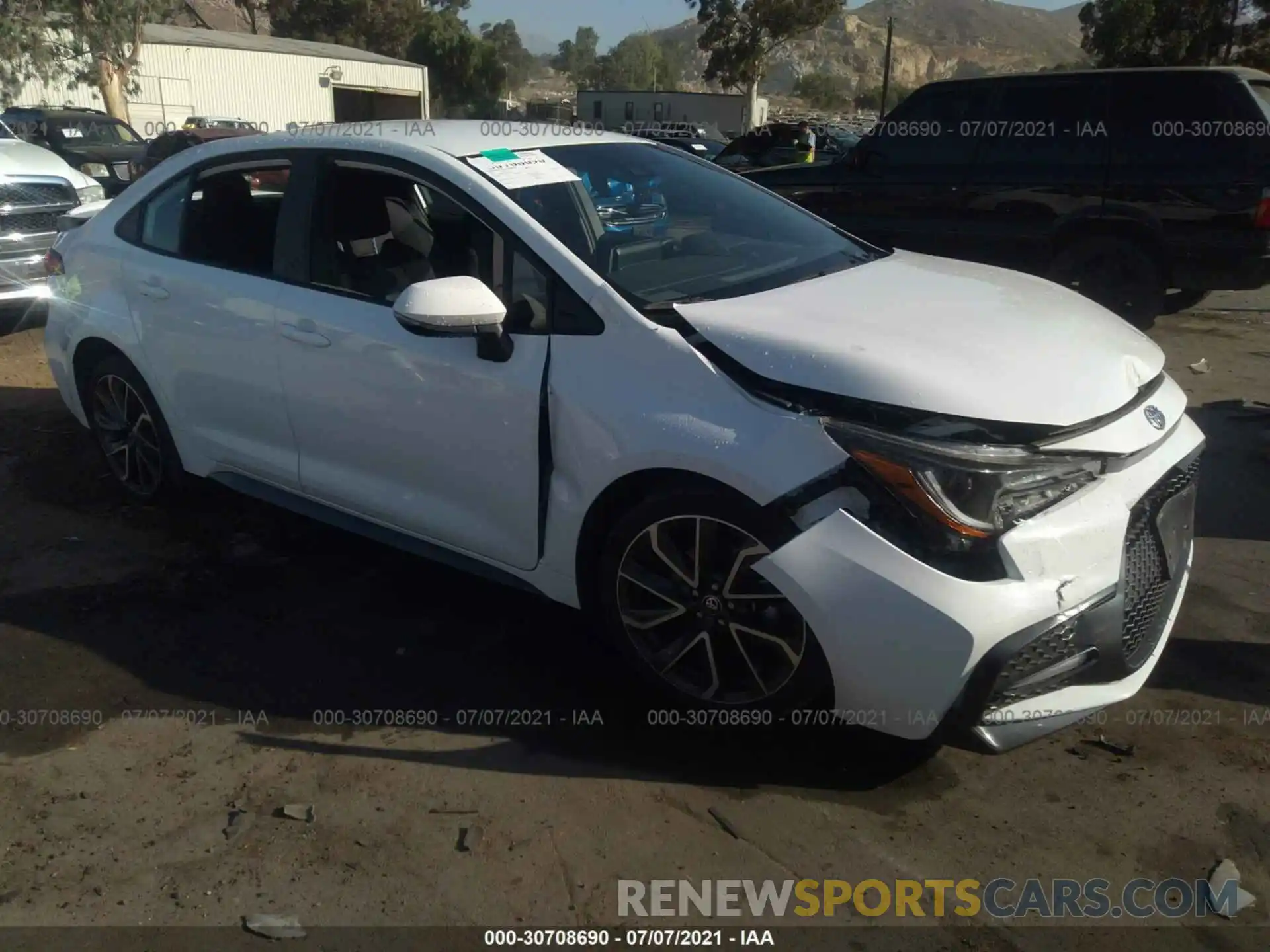 1 Photograph of a damaged car 5YFS4RCE5LP045213 TOYOTA COROLLA 2020