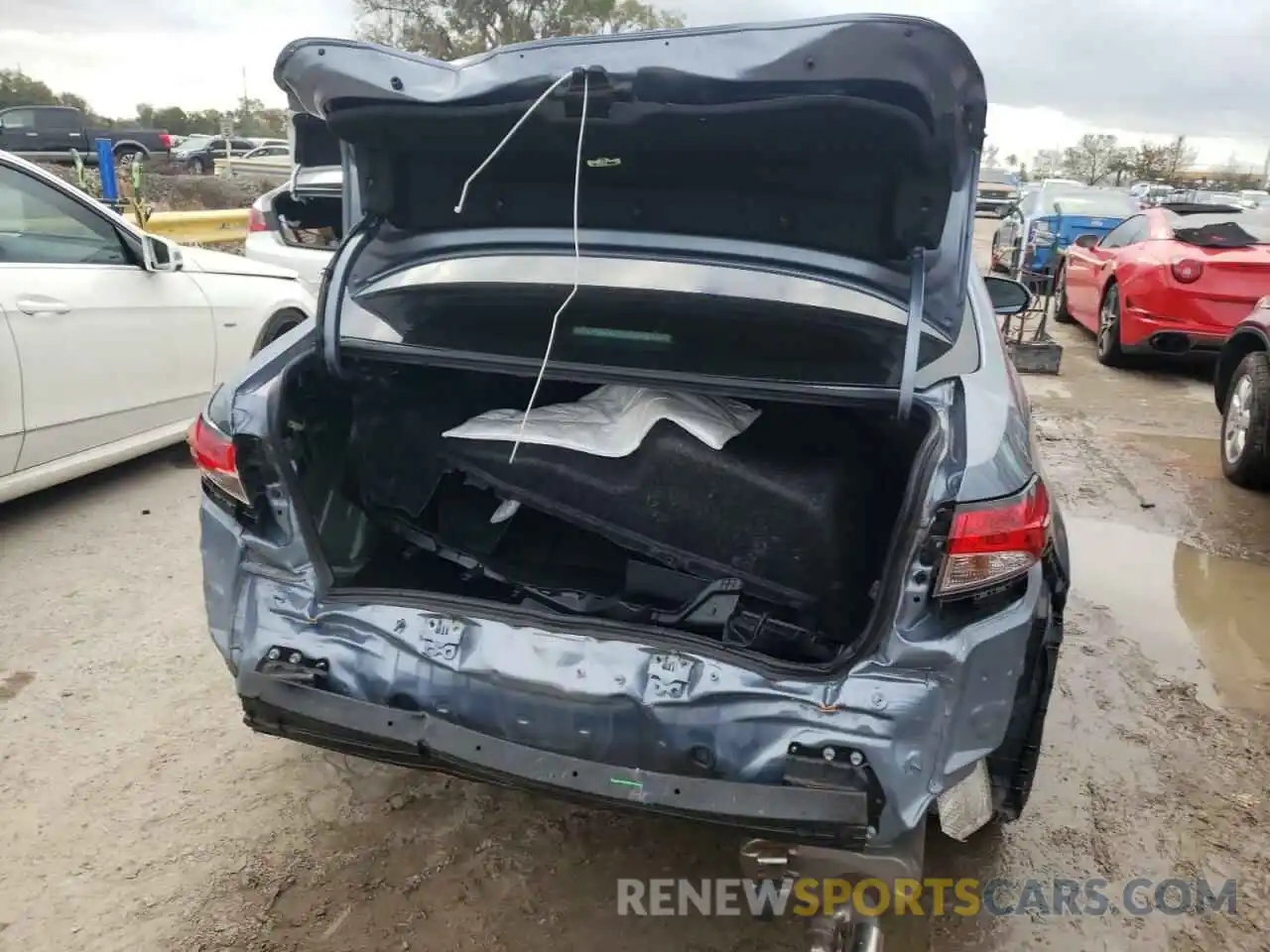 9 Photograph of a damaged car 5YFS4RCE5LP045597 TOYOTA COROLLA 2020