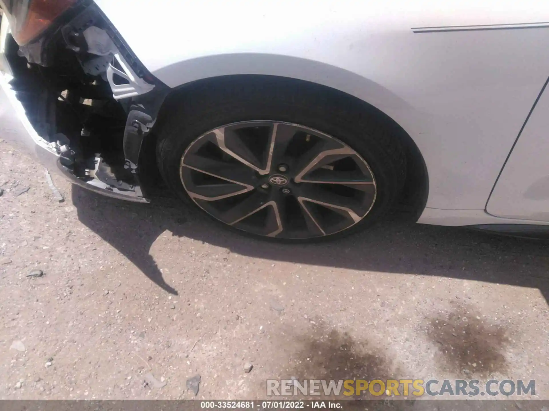 12 Photograph of a damaged car 5YFS4RCE5LP047382 TOYOTA COROLLA 2020