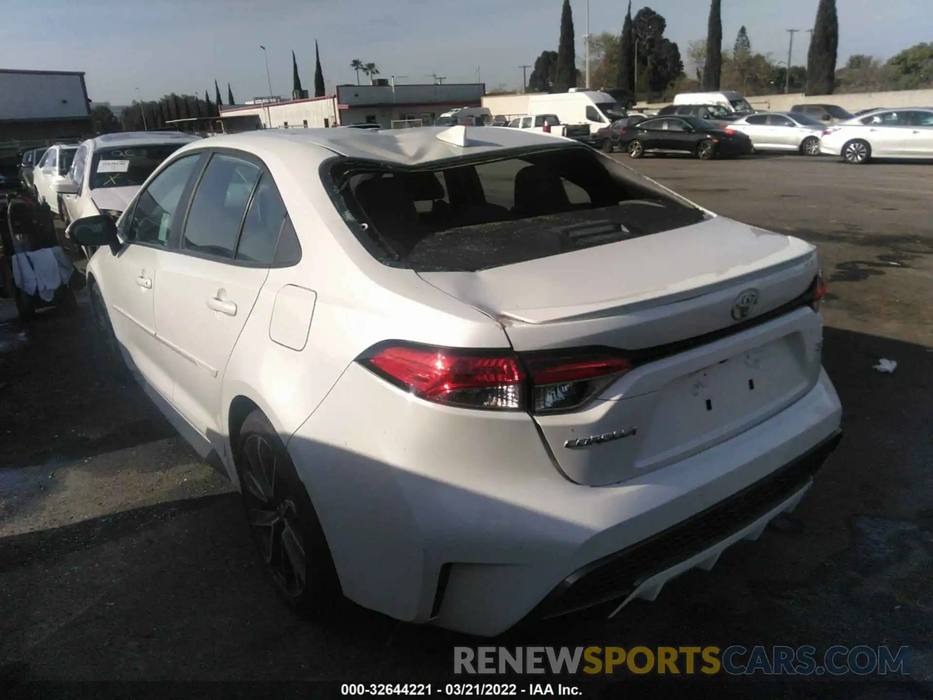 3 Photograph of a damaged car 5YFS4RCE5LP047947 TOYOTA COROLLA 2020