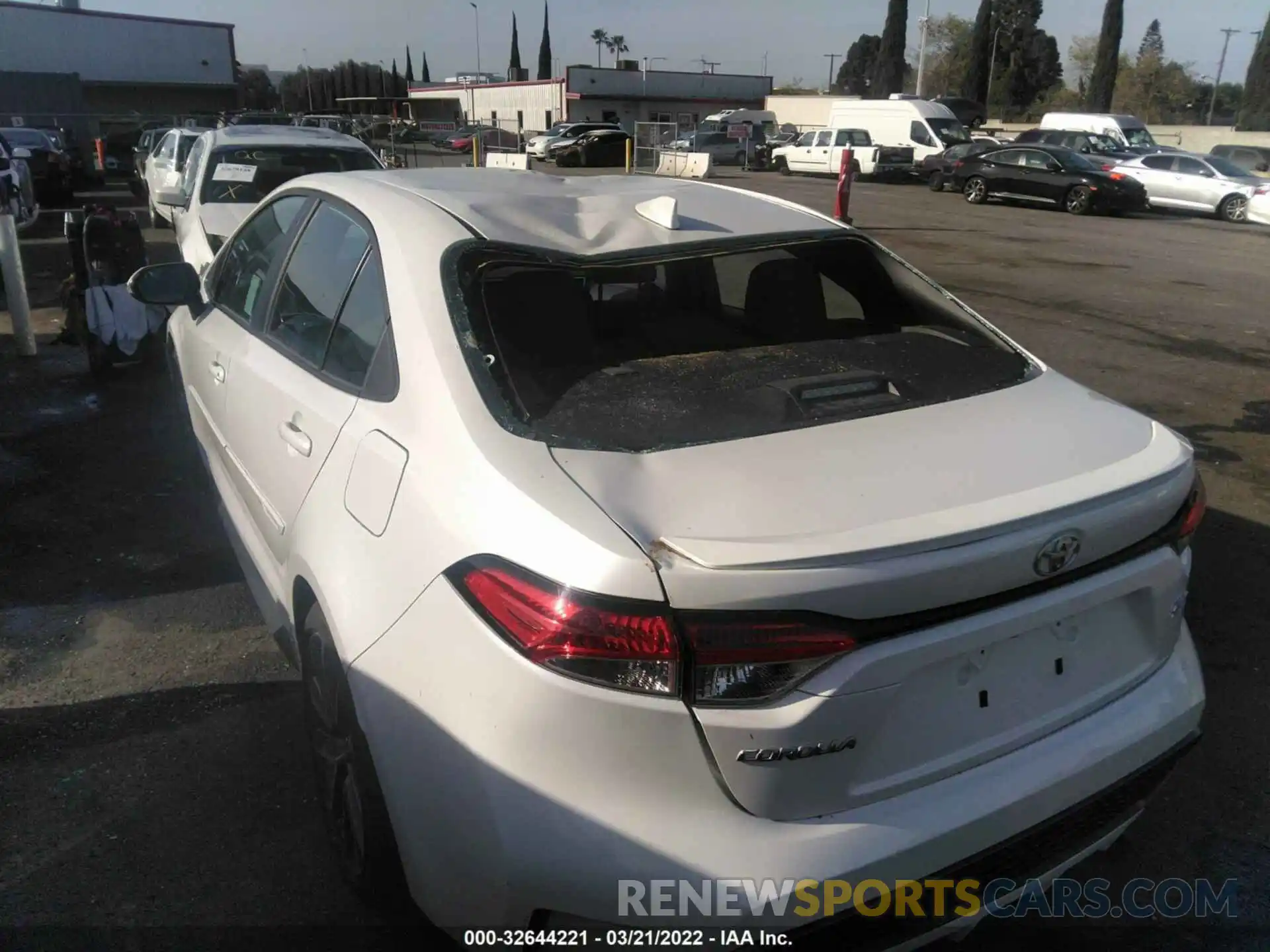 6 Photograph of a damaged car 5YFS4RCE5LP047947 TOYOTA COROLLA 2020