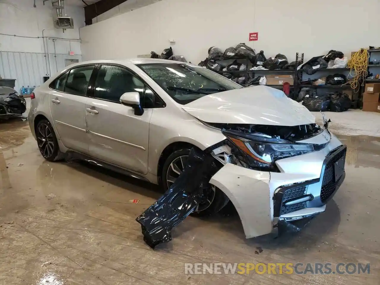 4 Photograph of a damaged car 5YFS4RCE5LP049021 TOYOTA COROLLA 2020