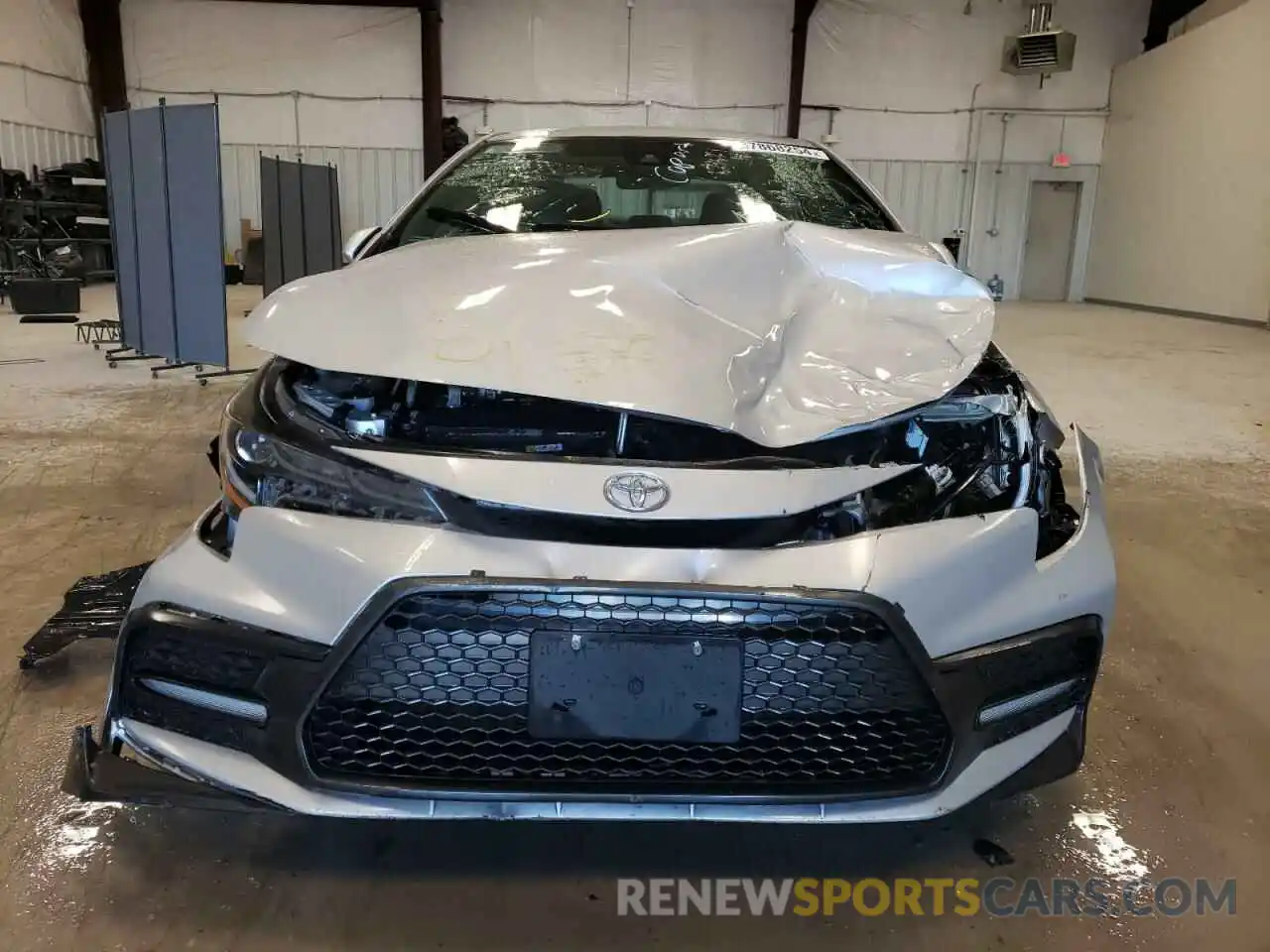 5 Photograph of a damaged car 5YFS4RCE5LP049021 TOYOTA COROLLA 2020