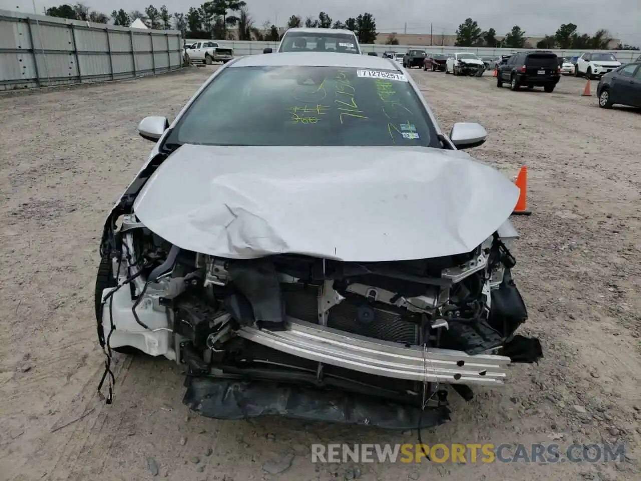 9 Photograph of a damaged car 5YFS4RCE5LP050220 TOYOTA COROLLA 2020