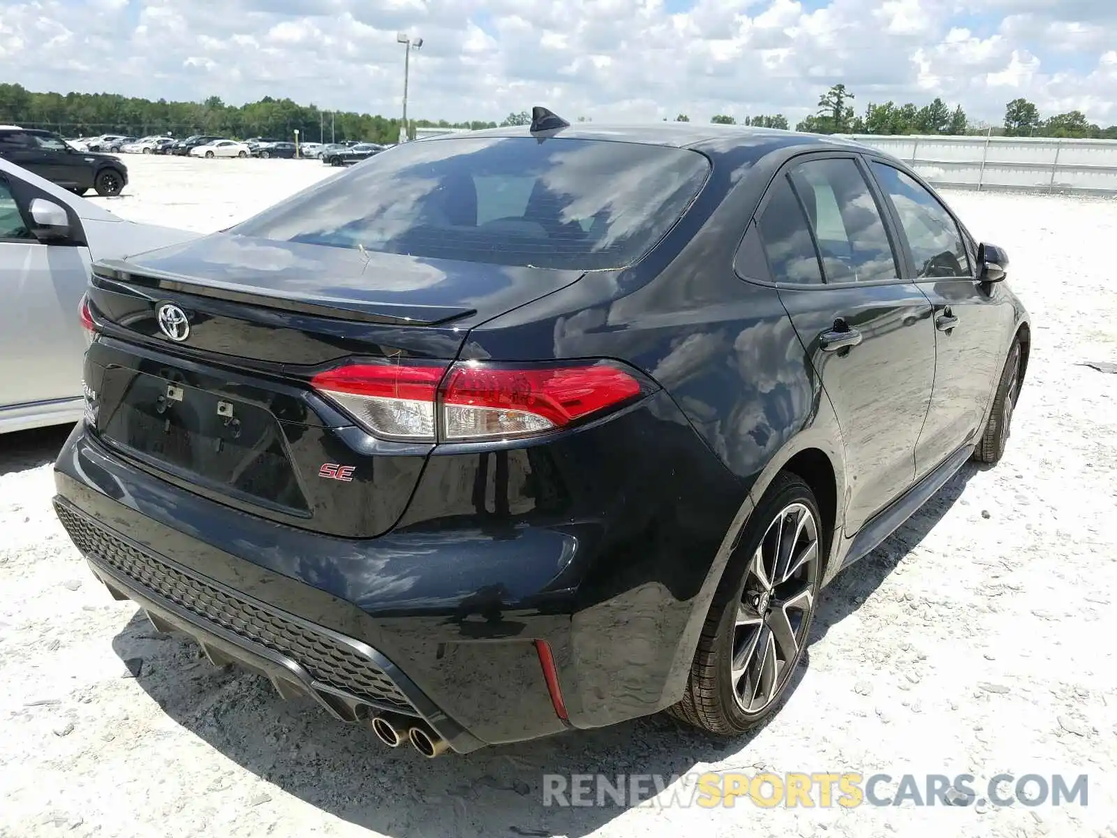 4 Photograph of a damaged car 5YFS4RCE5LP051271 TOYOTA COROLLA 2020