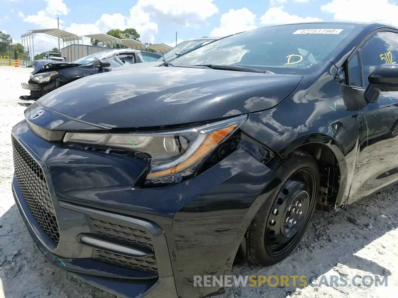 9 Photograph of a damaged car 5YFS4RCE5LP051271 TOYOTA COROLLA 2020