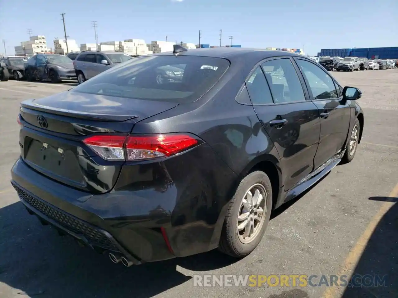 4 Photograph of a damaged car 5YFS4RCE5LP051643 TOYOTA COROLLA 2020