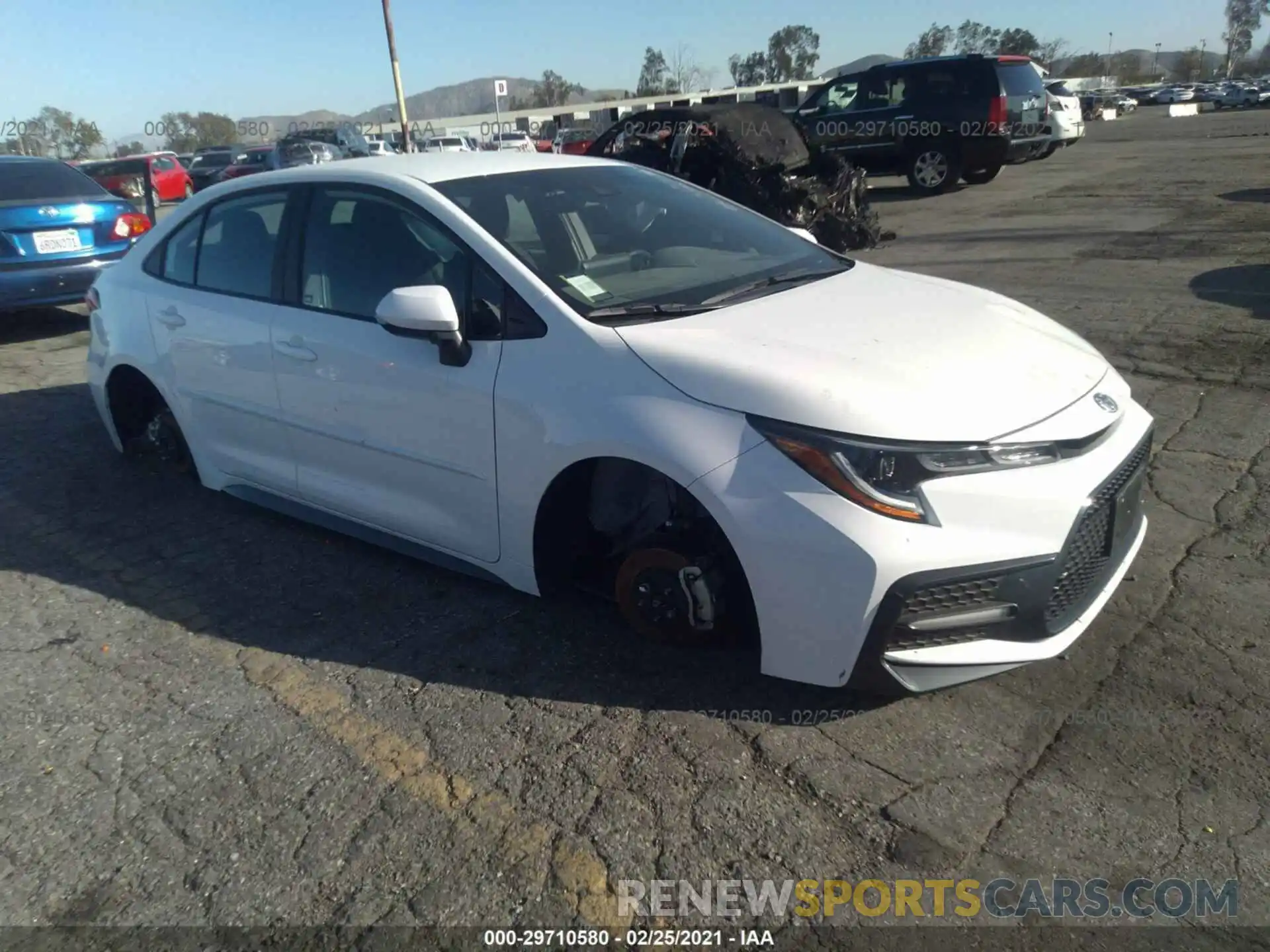 1 Photograph of a damaged car 5YFS4RCE5LP052064 TOYOTA COROLLA 2020