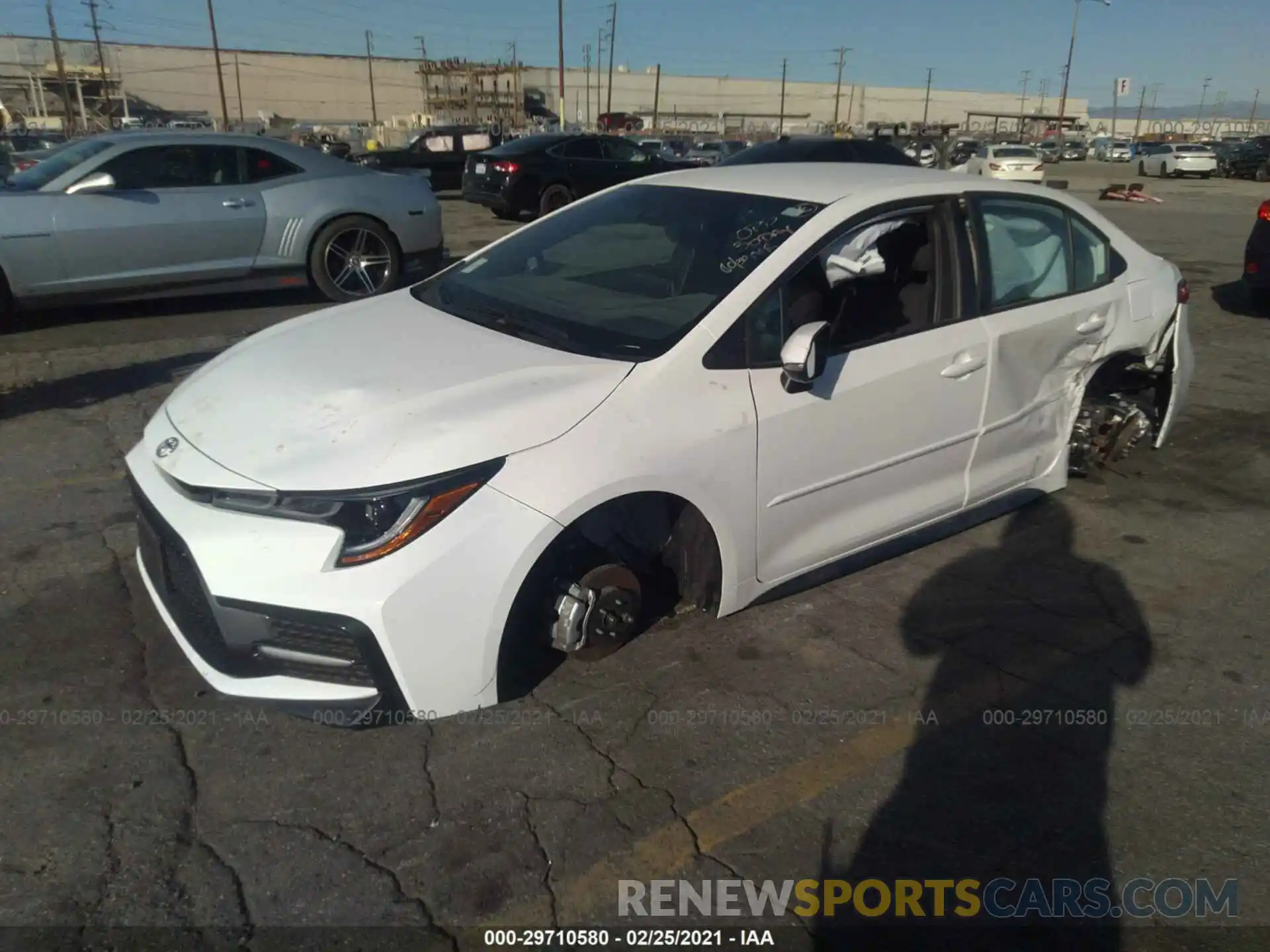 2 Photograph of a damaged car 5YFS4RCE5LP052064 TOYOTA COROLLA 2020