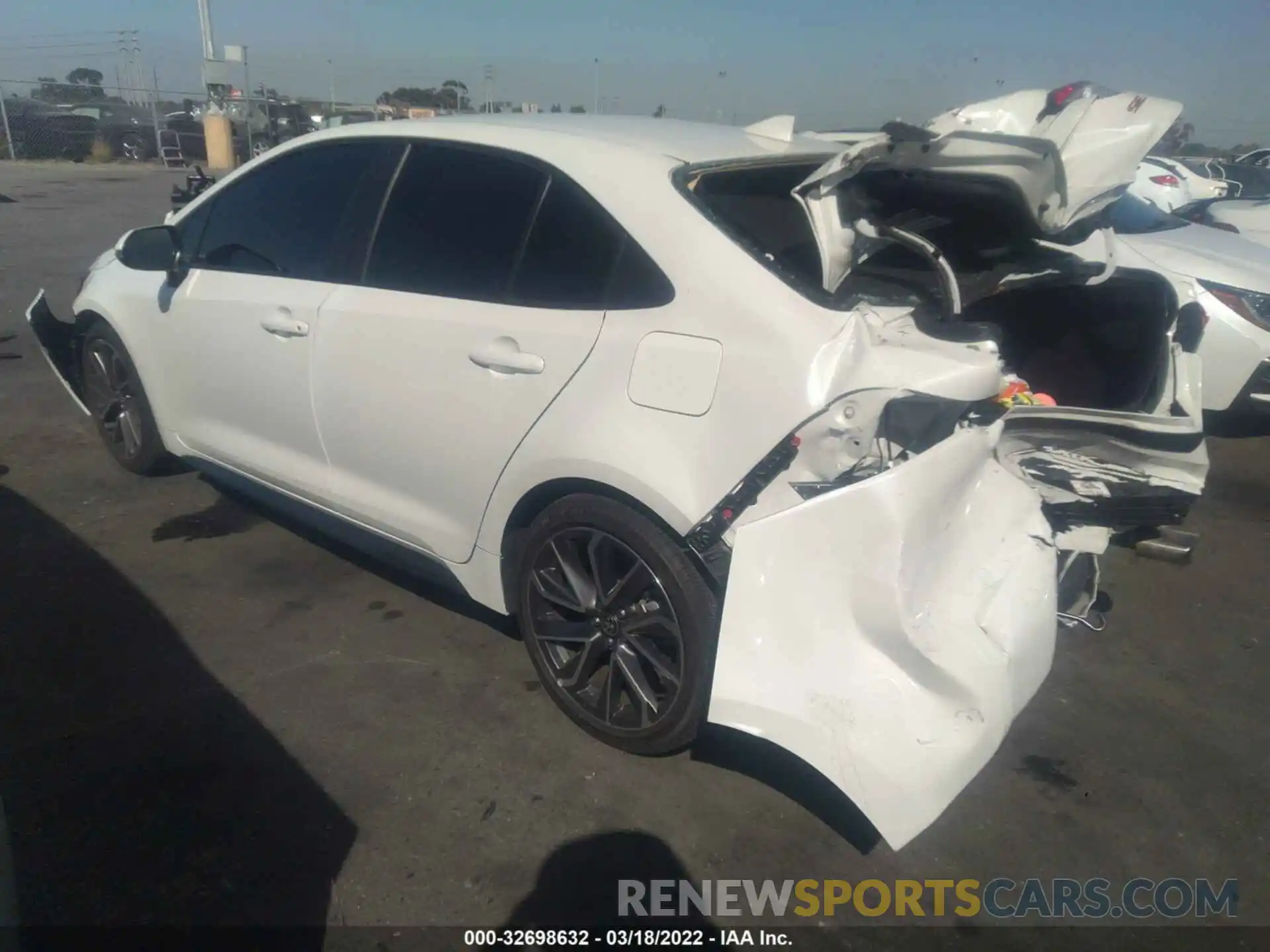 3 Photograph of a damaged car 5YFS4RCE5LP053733 TOYOTA COROLLA 2020