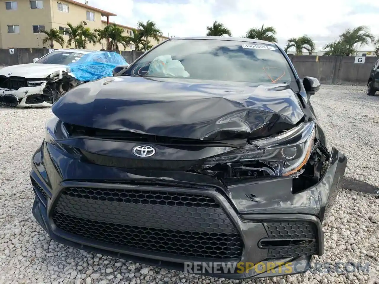 9 Photograph of a damaged car 5YFS4RCE5LP054817 TOYOTA COROLLA 2020