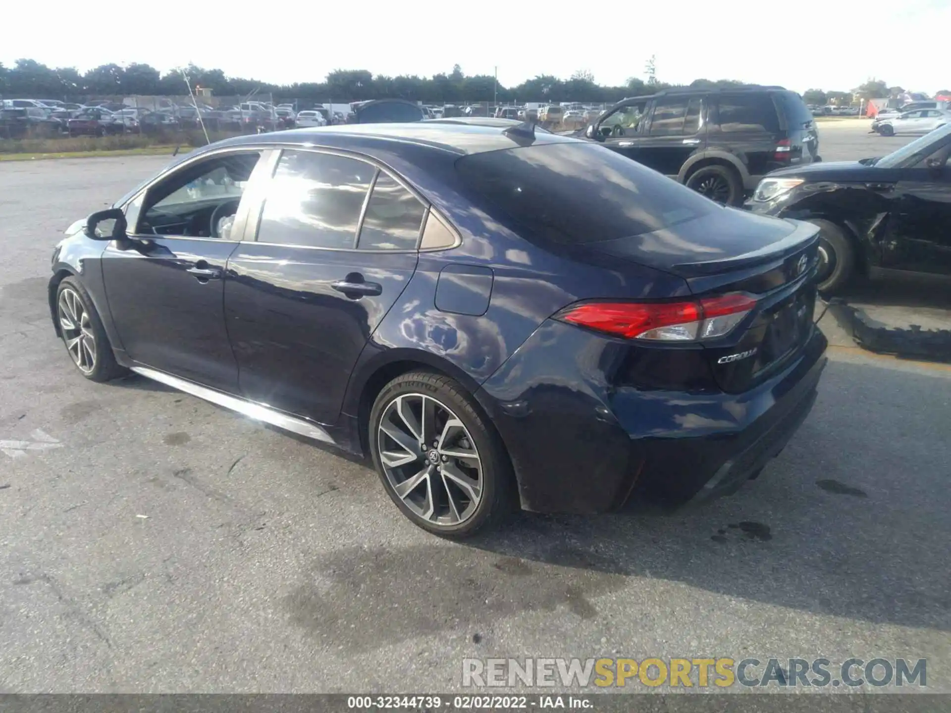 3 Photograph of a damaged car 5YFS4RCE6LP001933 TOYOTA COROLLA 2020