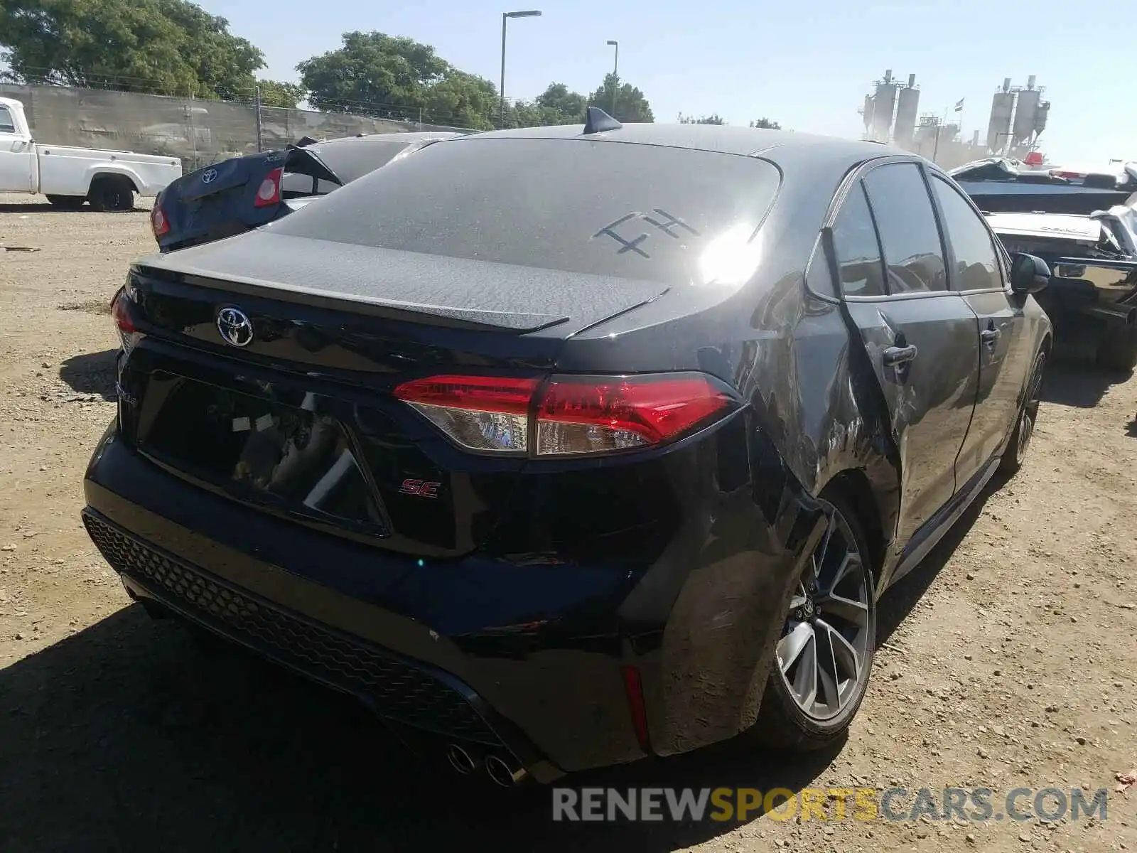 4 Photograph of a damaged car 5YFS4RCE6LP005061 TOYOTA COROLLA 2020