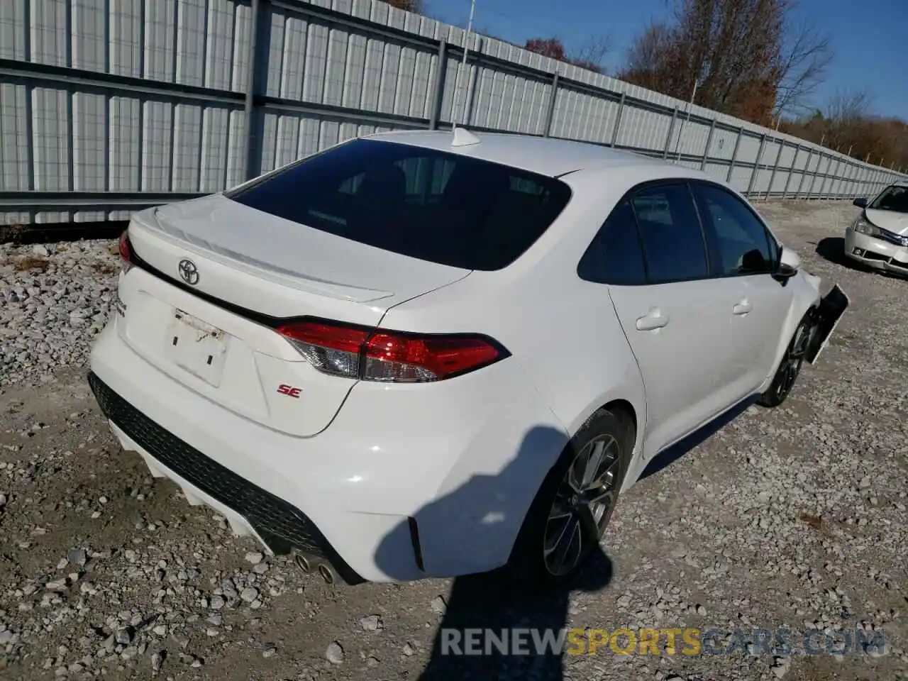 4 Photograph of a damaged car 5YFS4RCE6LP005366 TOYOTA COROLLA 2020