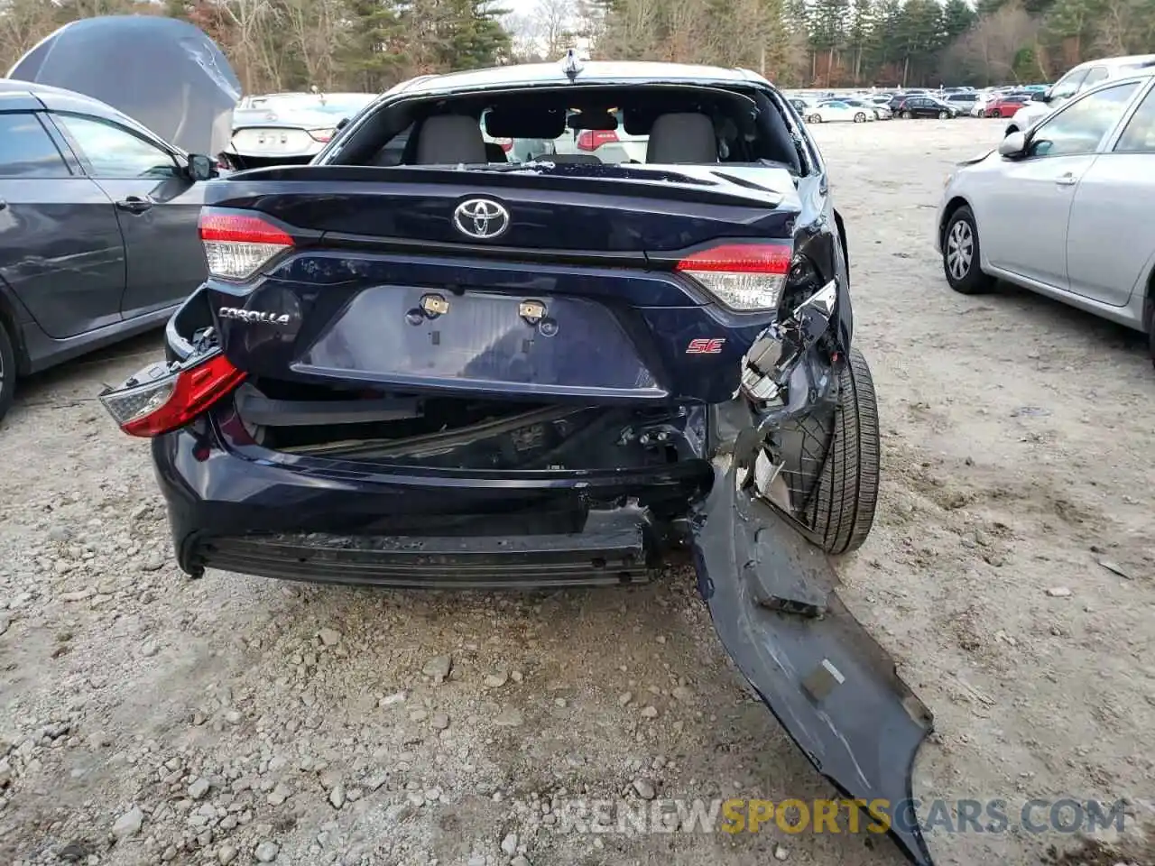 9 Photograph of a damaged car 5YFS4RCE6LP008137 TOYOTA COROLLA 2020