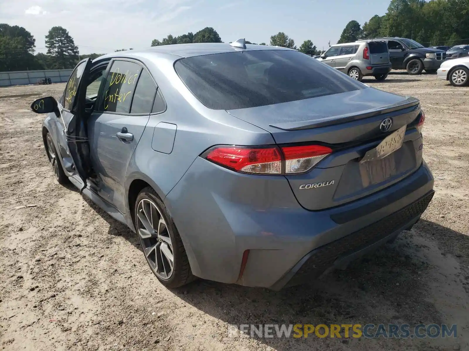 3 Photograph of a damaged car 5YFS4RCE6LP008705 TOYOTA COROLLA 2020