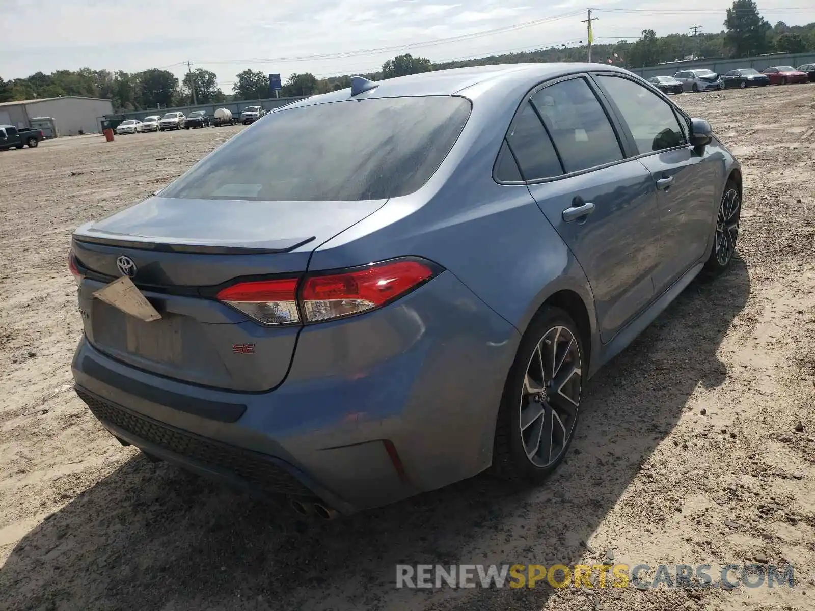 4 Photograph of a damaged car 5YFS4RCE6LP008705 TOYOTA COROLLA 2020