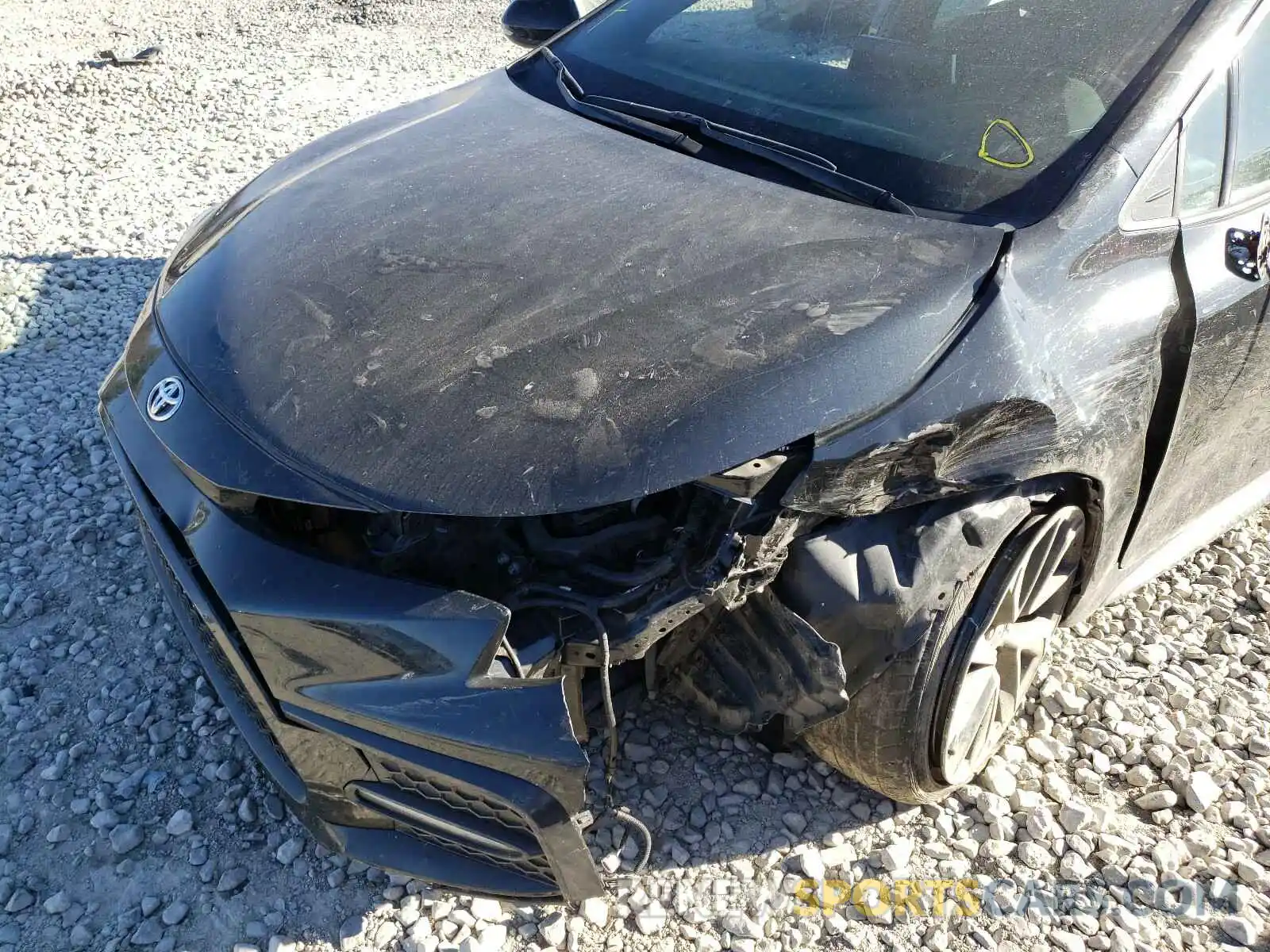9 Photograph of a damaged car 5YFS4RCE6LP009756 TOYOTA COROLLA 2020