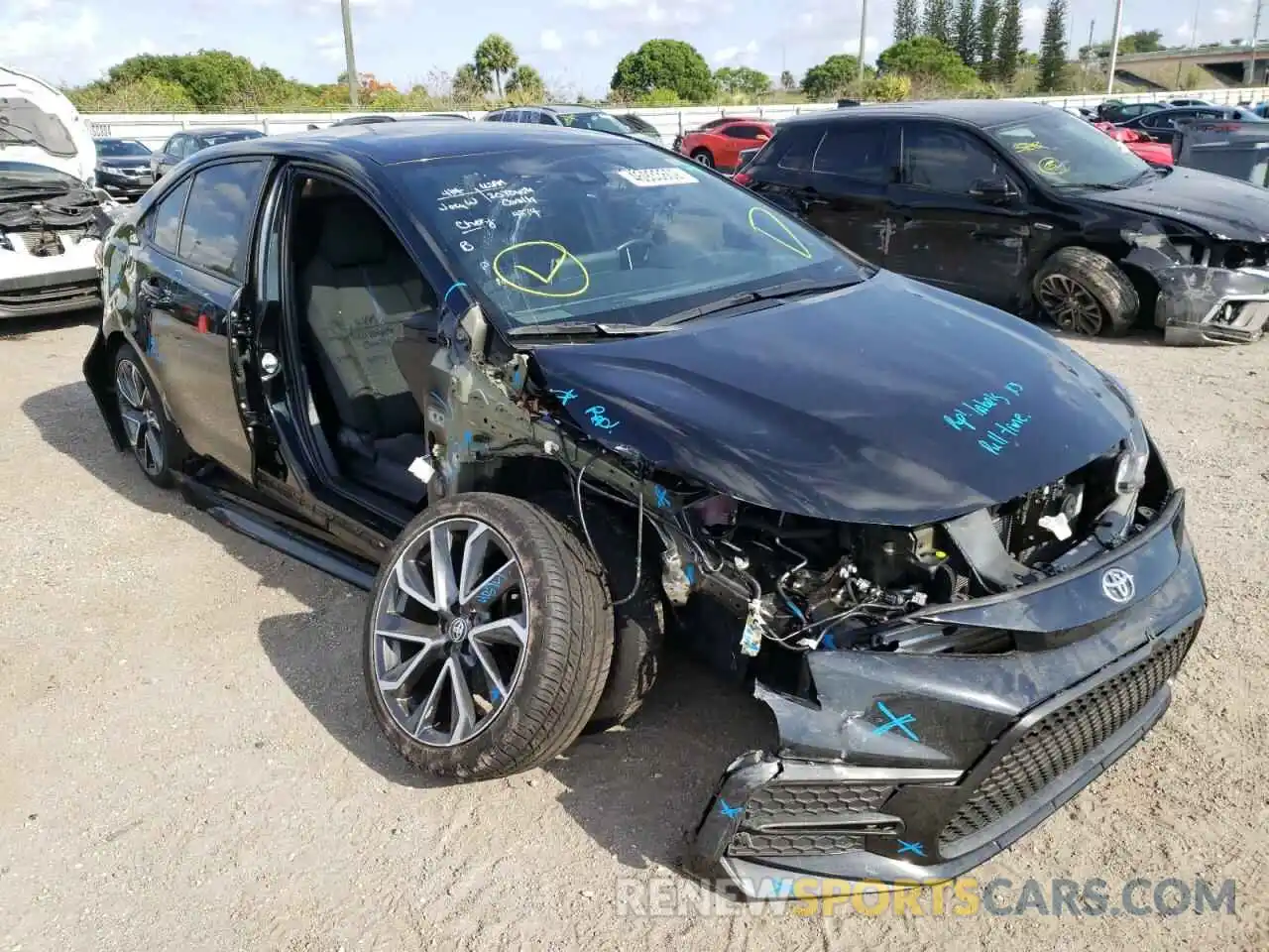 1 Photograph of a damaged car 5YFS4RCE6LP010003 TOYOTA COROLLA 2020