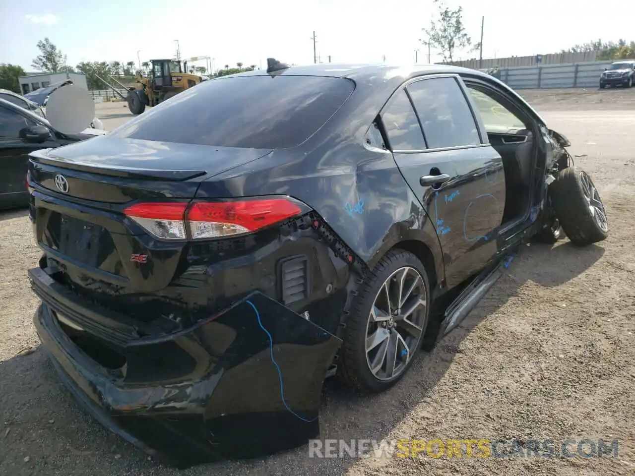 4 Photograph of a damaged car 5YFS4RCE6LP010003 TOYOTA COROLLA 2020