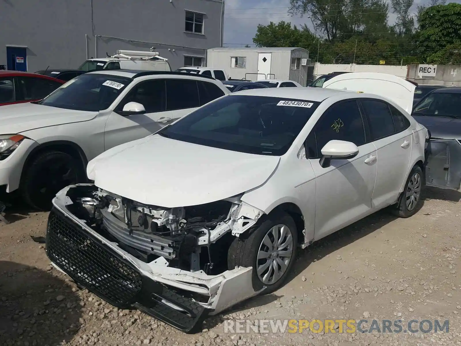 2 Photograph of a damaged car 5YFS4RCE6LP010552 TOYOTA COROLLA 2020