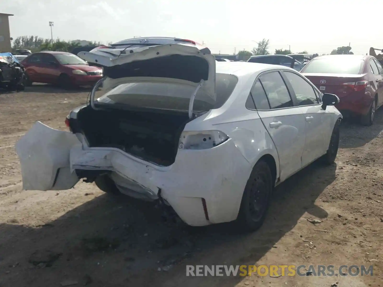 4 Photograph of a damaged car 5YFS4RCE6LP010552 TOYOTA COROLLA 2020