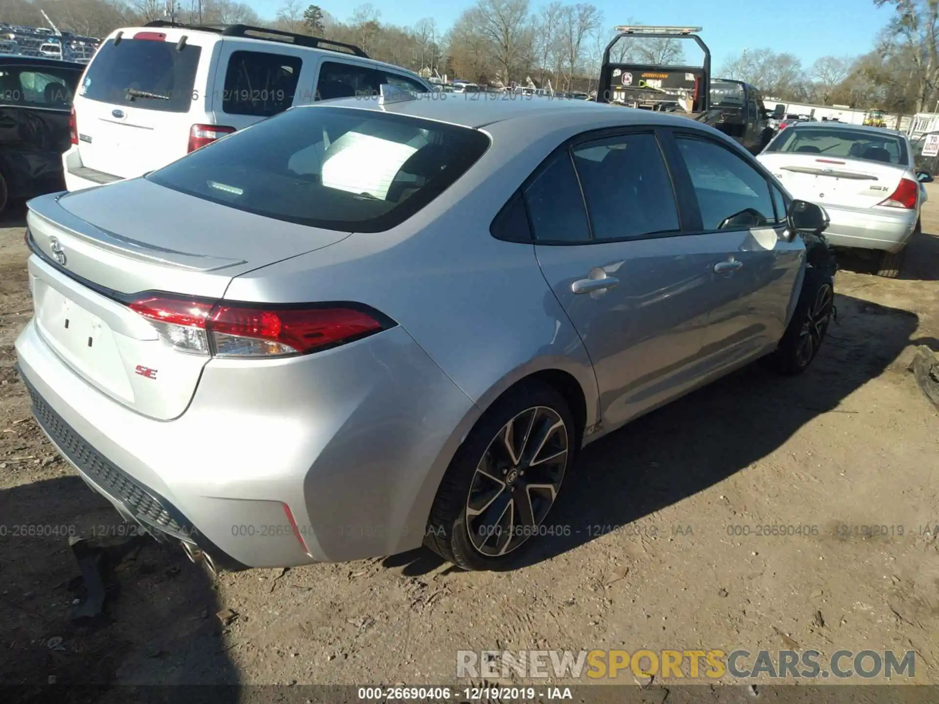 4 Photograph of a damaged car 5YFS4RCE6LP017971 TOYOTA COROLLA 2020