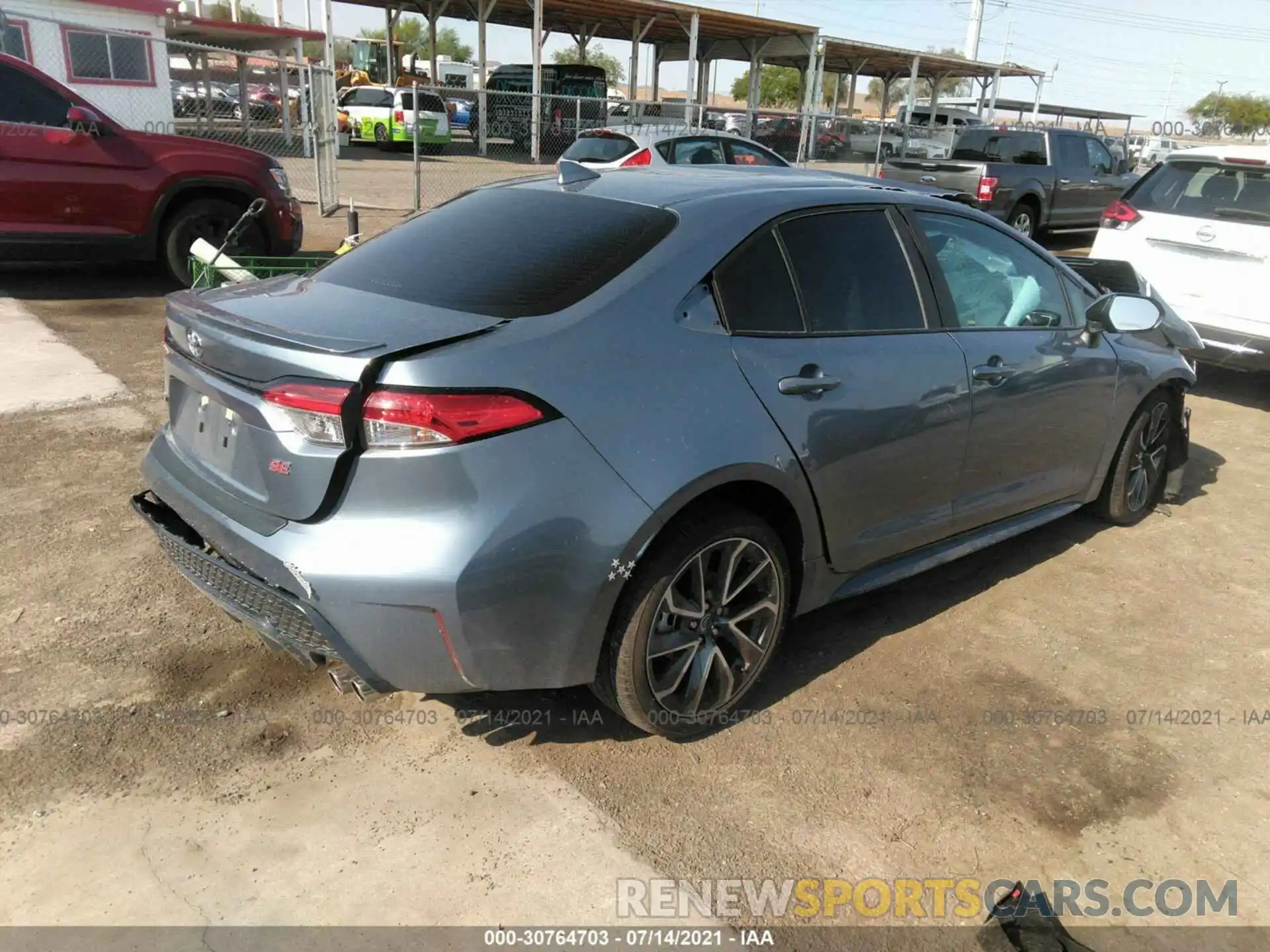 4 Photograph of a damaged car 5YFS4RCE6LP019302 TOYOTA COROLLA 2020