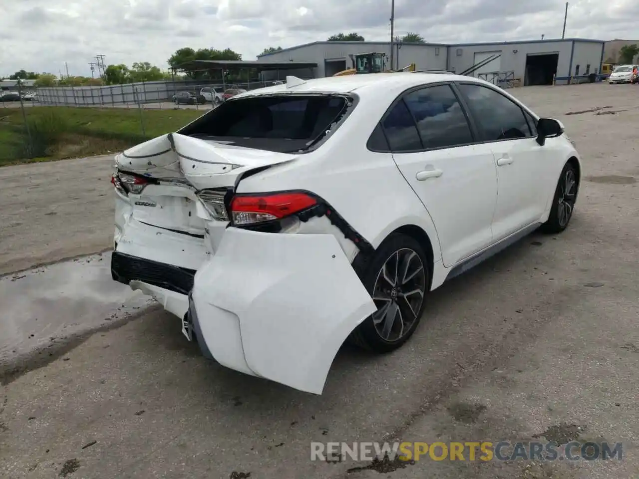 4 Photograph of a damaged car 5YFS4RCE6LP022586 TOYOTA COROLLA 2020