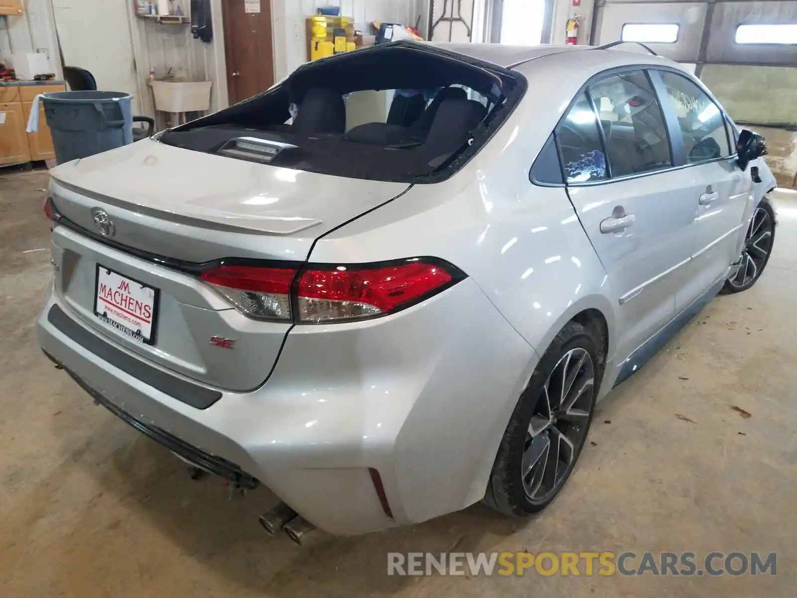 4 Photograph of a damaged car 5YFS4RCE6LP022930 TOYOTA COROLLA 2020