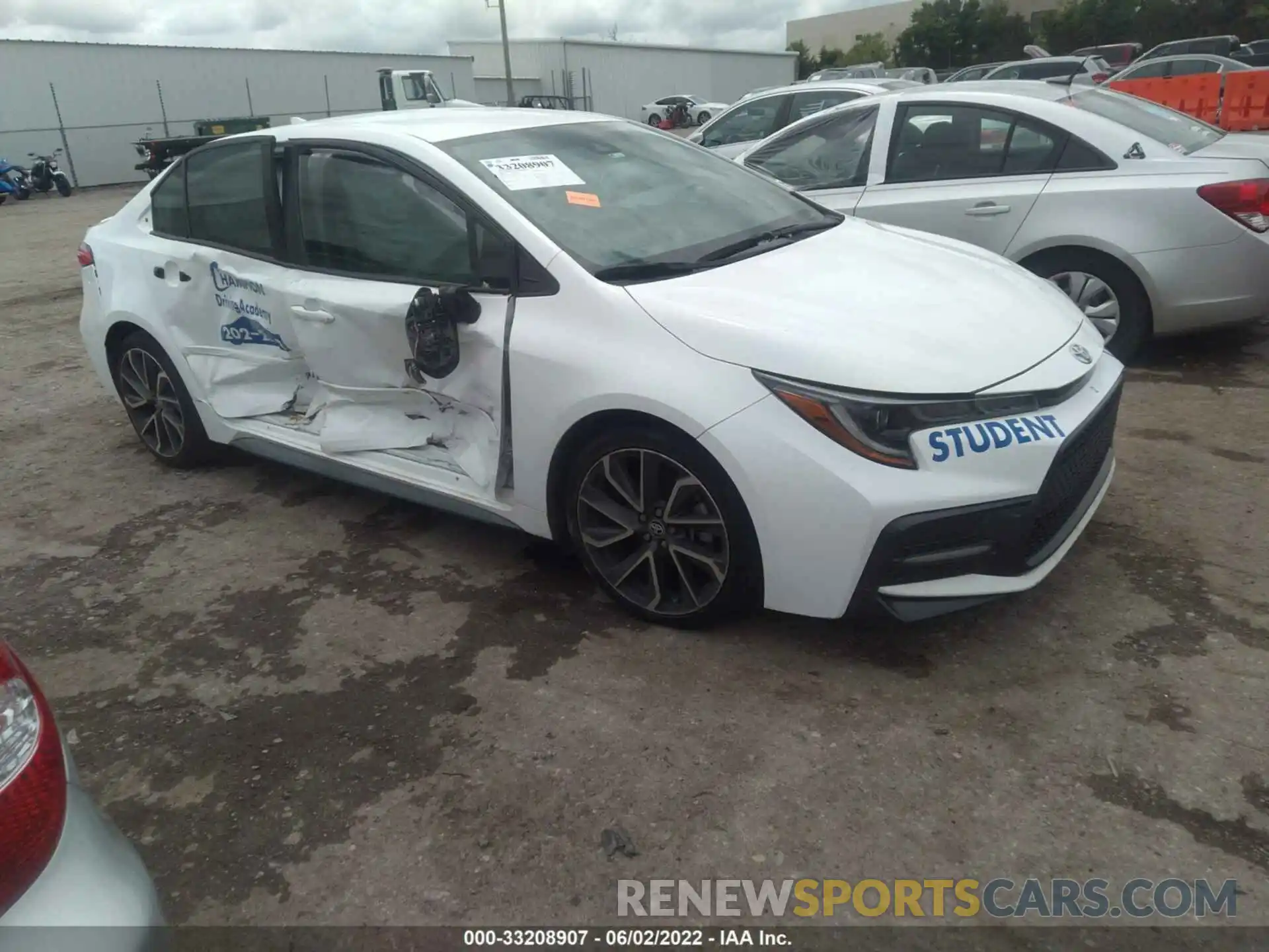 1 Photograph of a damaged car 5YFS4RCE6LP023138 TOYOTA COROLLA 2020