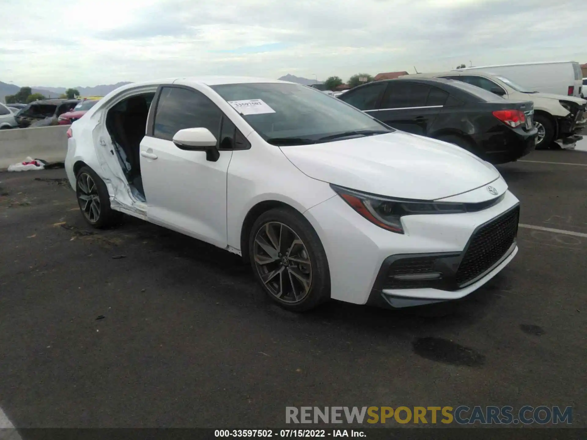 1 Photograph of a damaged car 5YFS4RCE6LP024693 TOYOTA COROLLA 2020