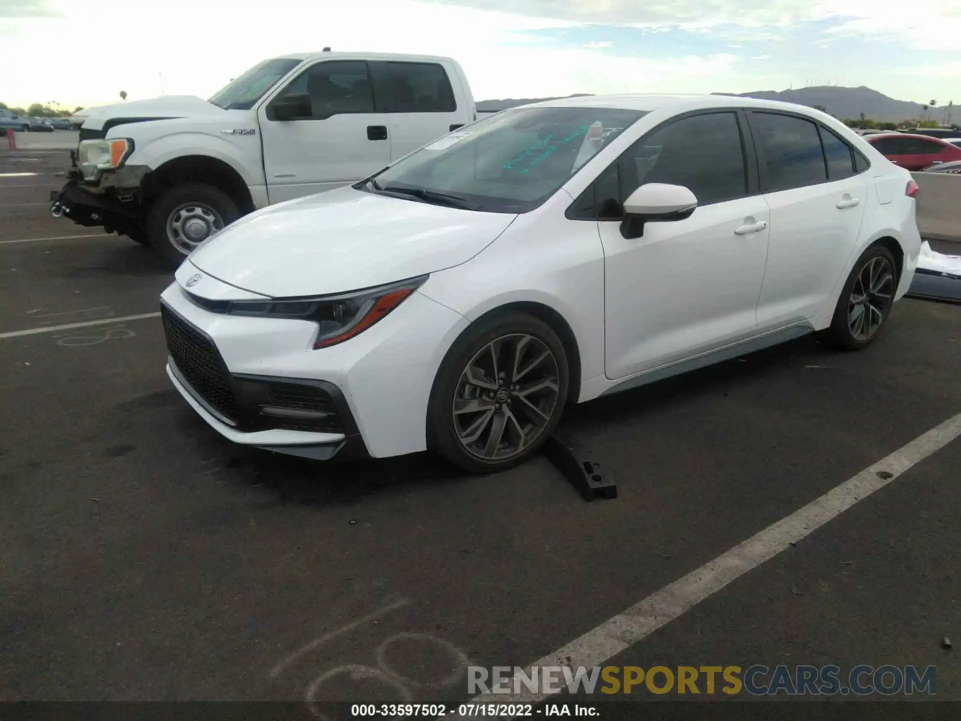 2 Photograph of a damaged car 5YFS4RCE6LP024693 TOYOTA COROLLA 2020