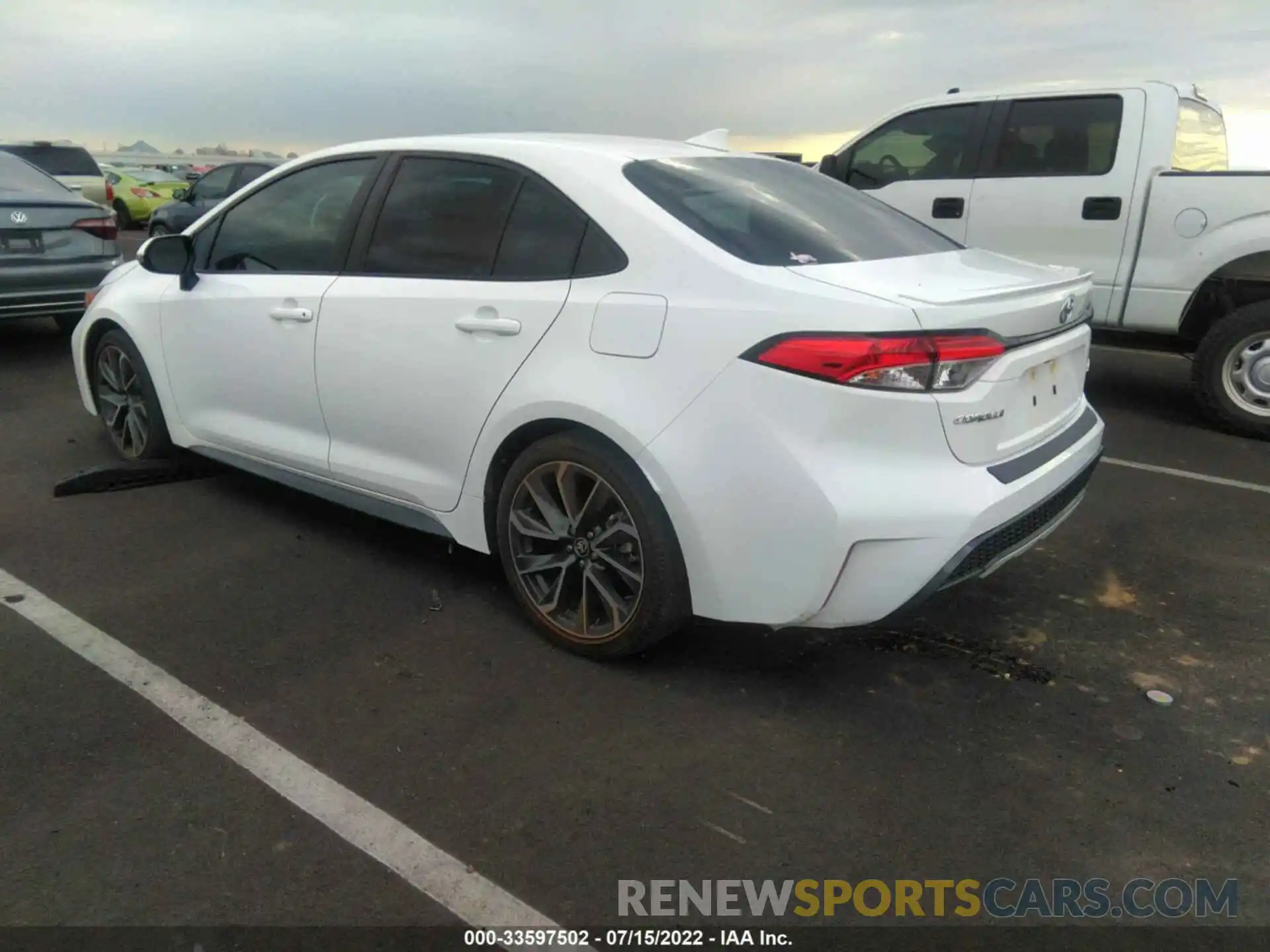 3 Photograph of a damaged car 5YFS4RCE6LP024693 TOYOTA COROLLA 2020