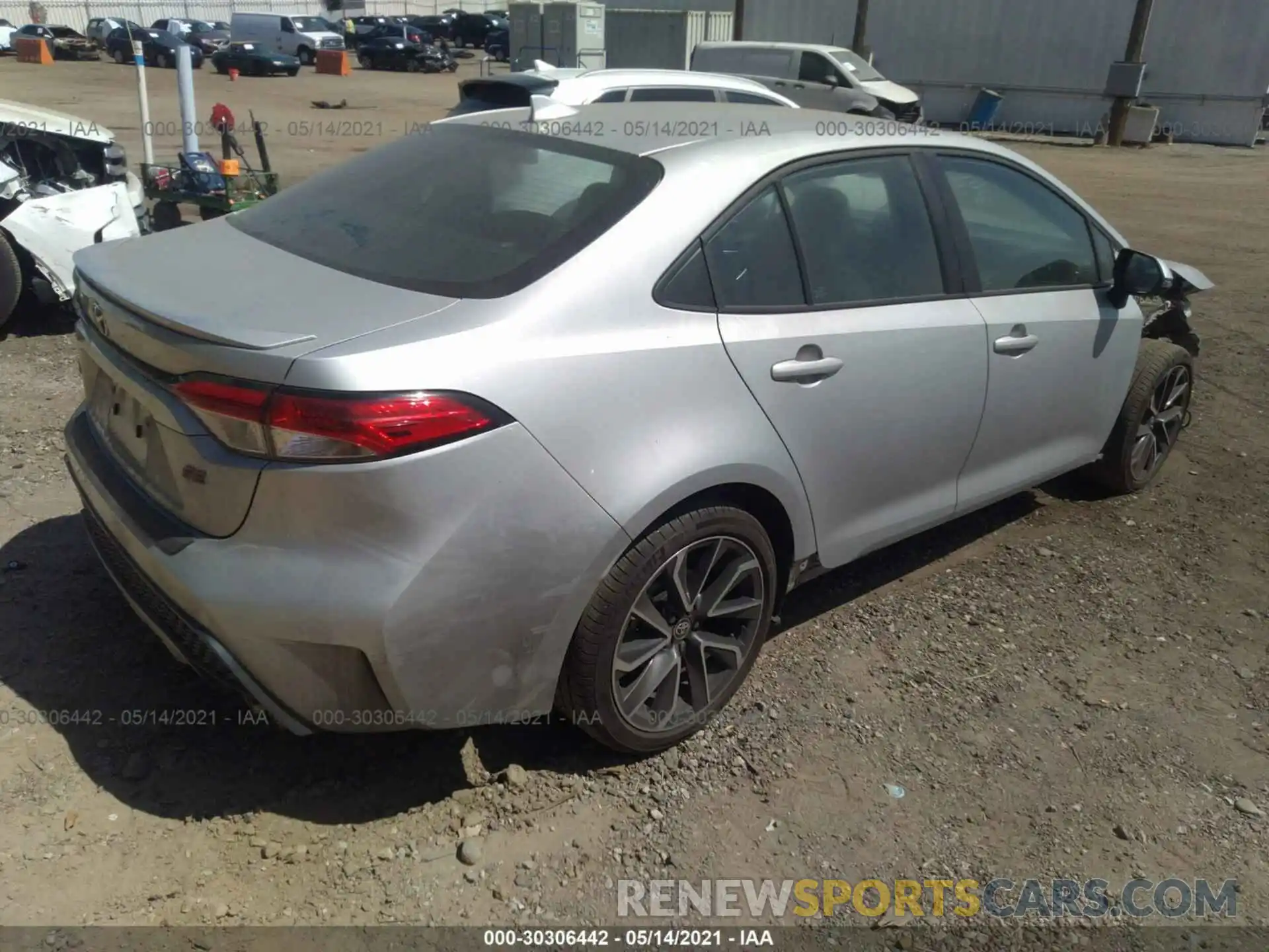 4 Photograph of a damaged car 5YFS4RCE6LP029425 TOYOTA COROLLA 2020