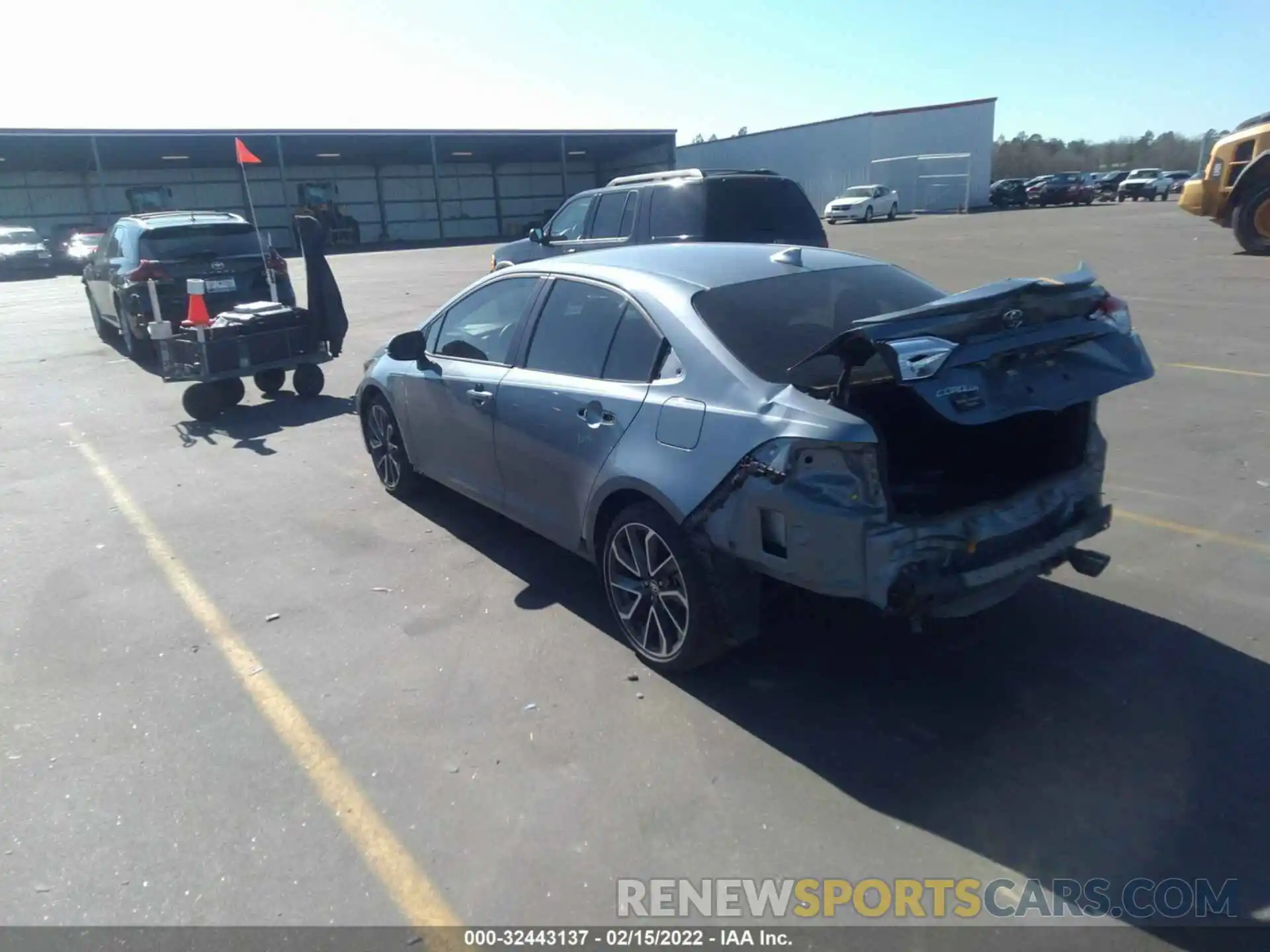 3 Photograph of a damaged car 5YFS4RCE6LP031921 TOYOTA COROLLA 2020