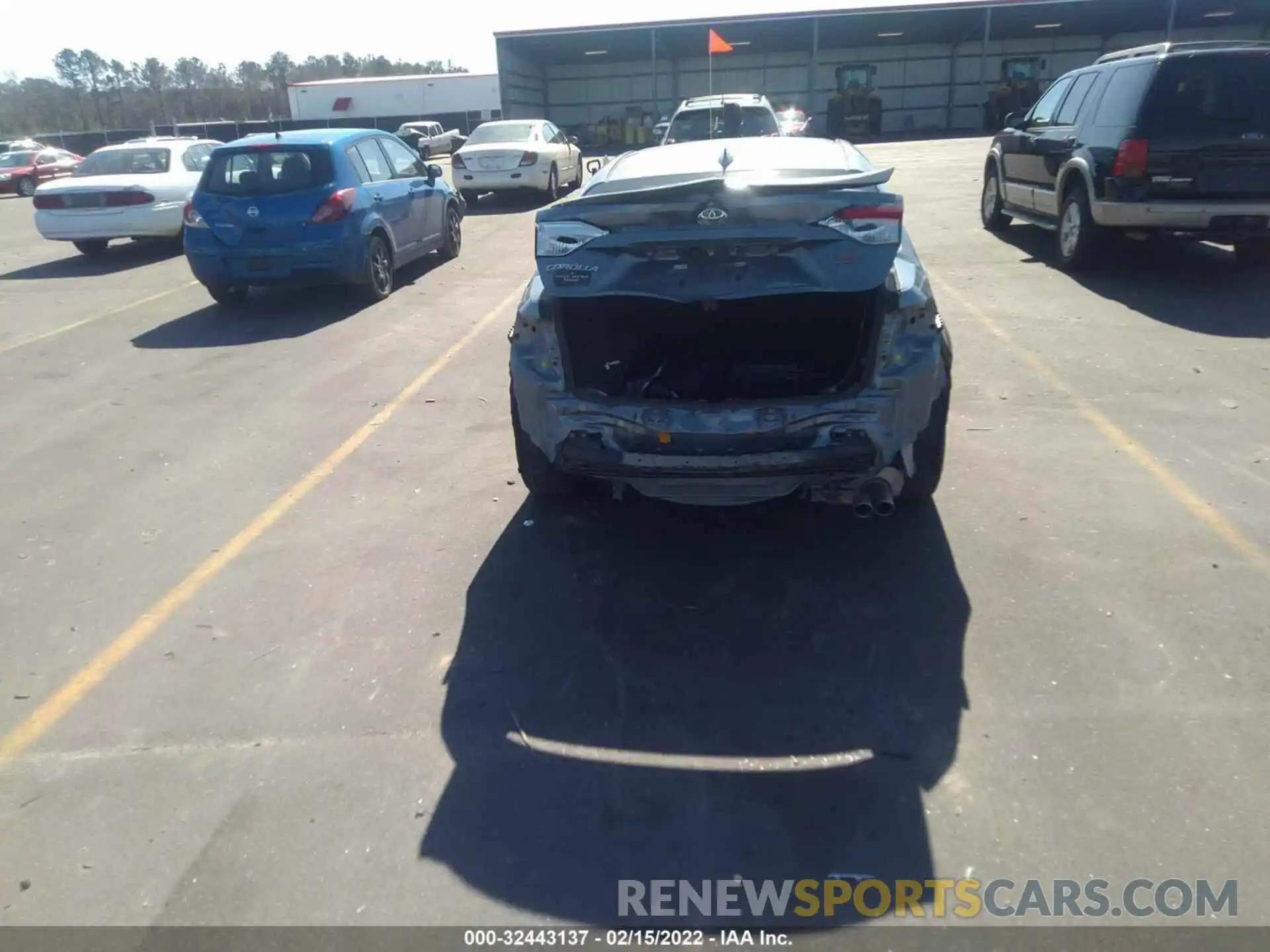 6 Photograph of a damaged car 5YFS4RCE6LP031921 TOYOTA COROLLA 2020