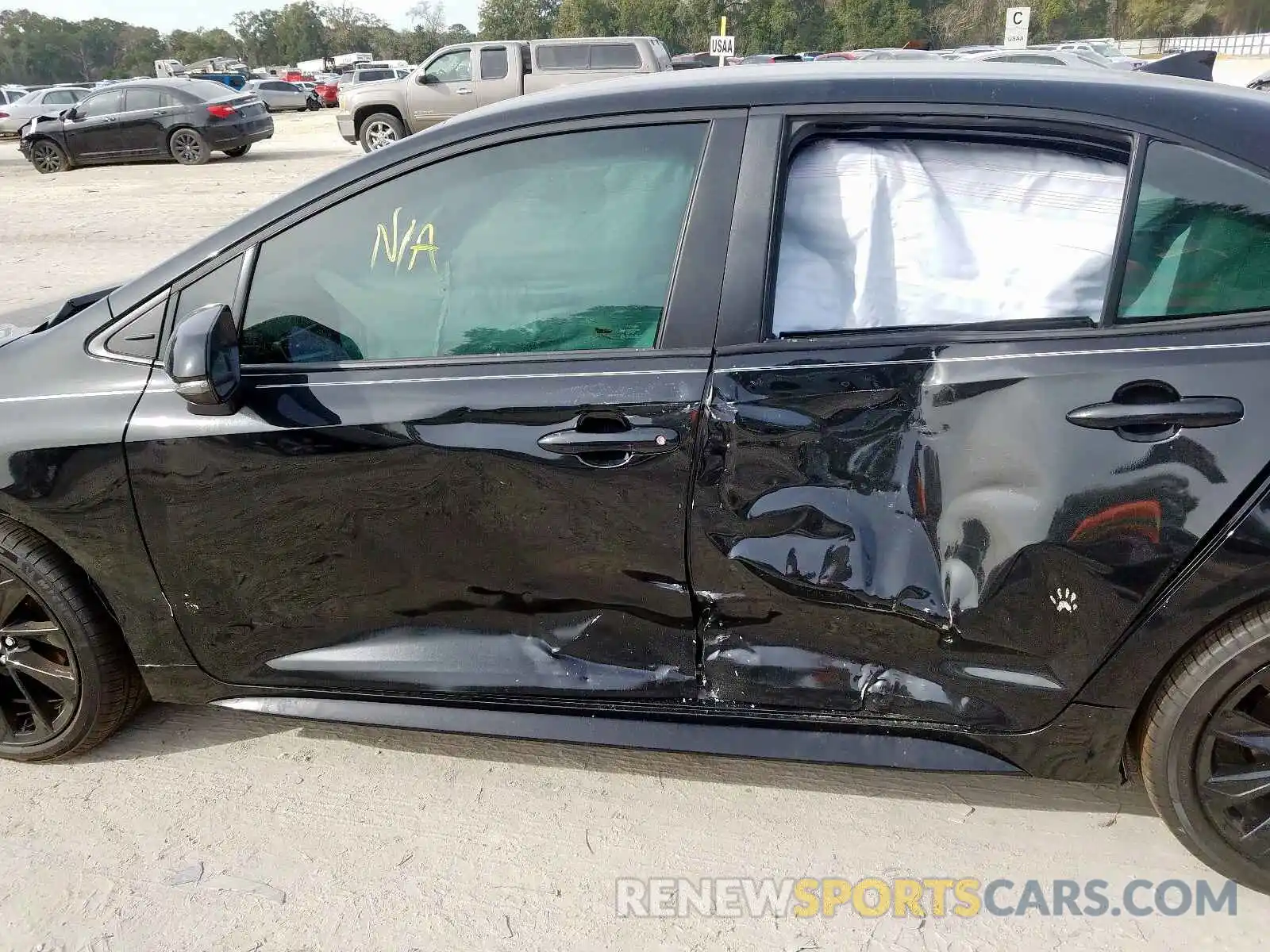 10 Photograph of a damaged car 5YFS4RCE6LP032678 TOYOTA COROLLA 2020