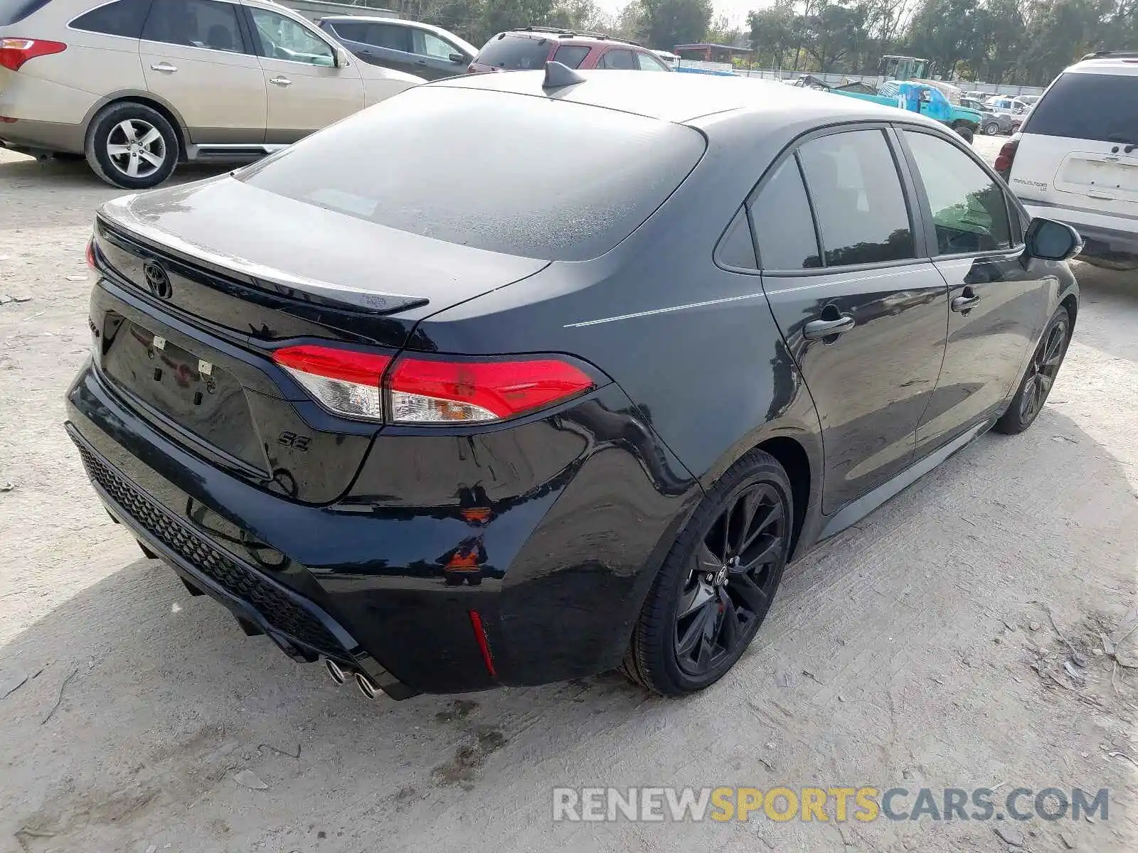 4 Photograph of a damaged car 5YFS4RCE6LP032678 TOYOTA COROLLA 2020