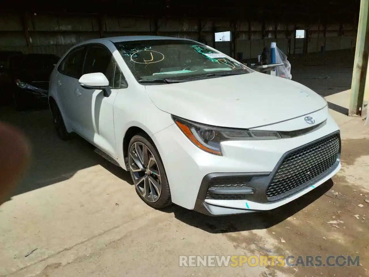 1 Photograph of a damaged car 5YFS4RCE6LP032860 TOYOTA COROLLA 2020