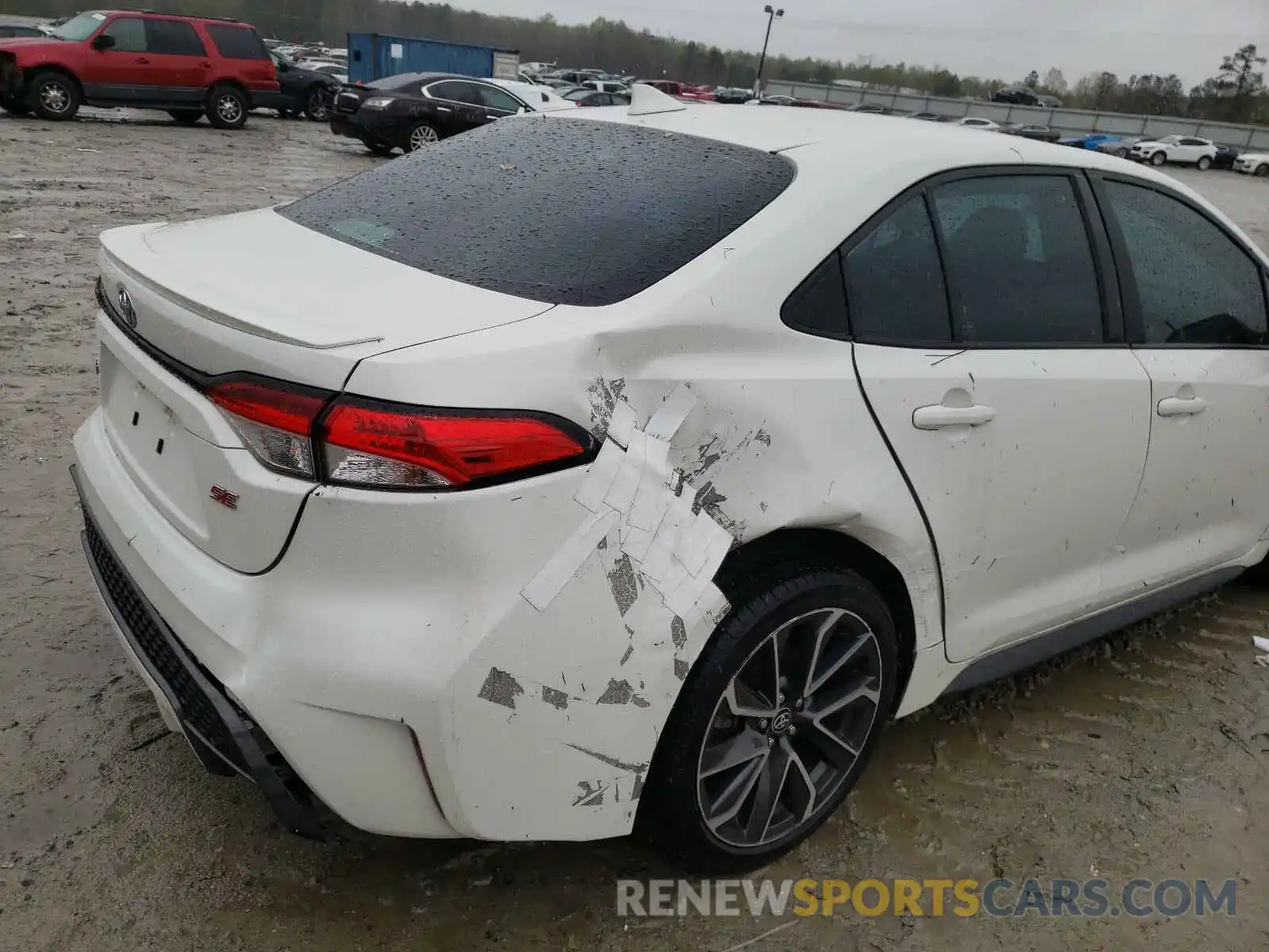 9 Photograph of a damaged car 5YFS4RCE6LP033801 TOYOTA COROLLA 2020